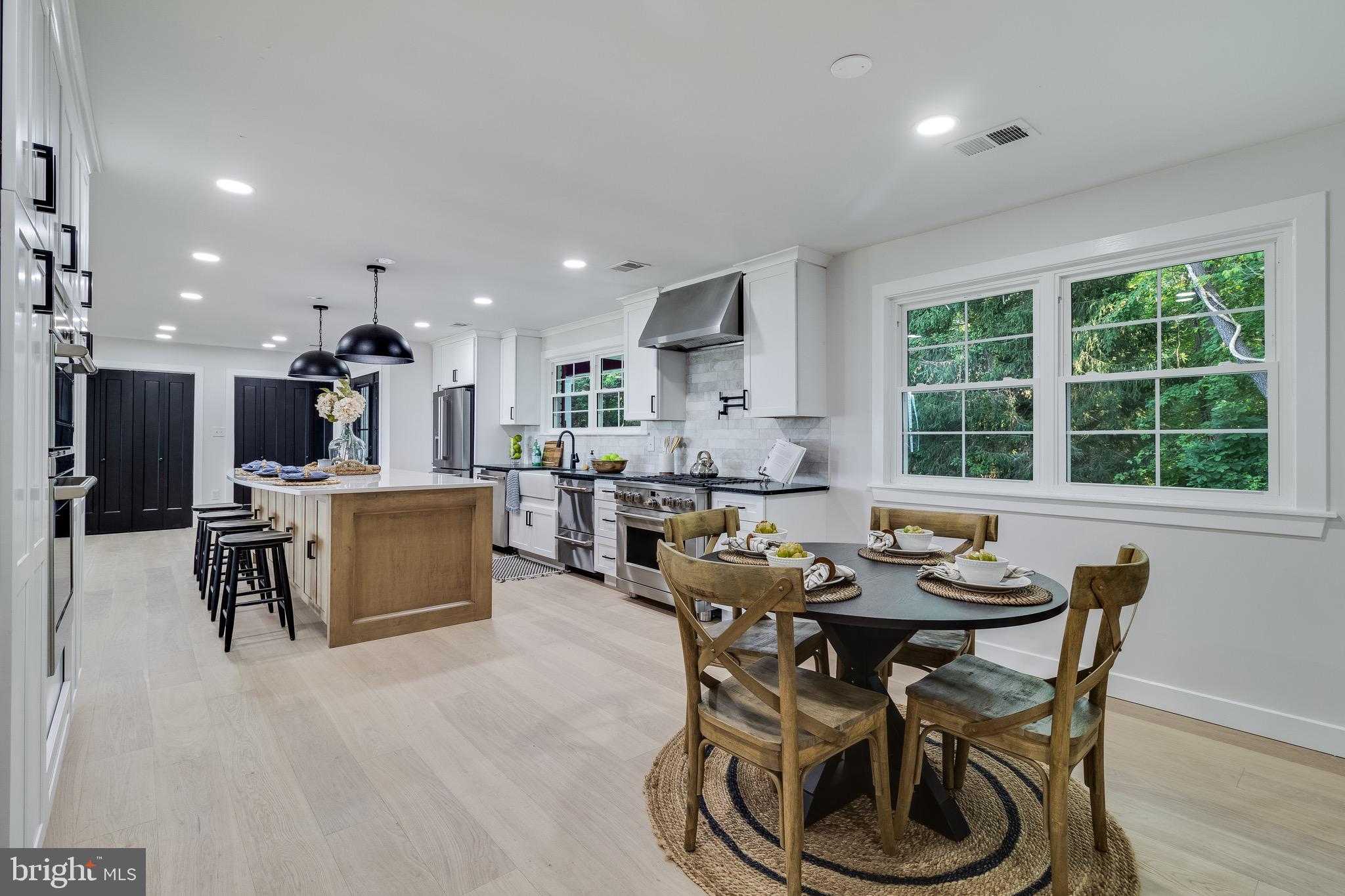 QUEEN TREE LANDING - Residential