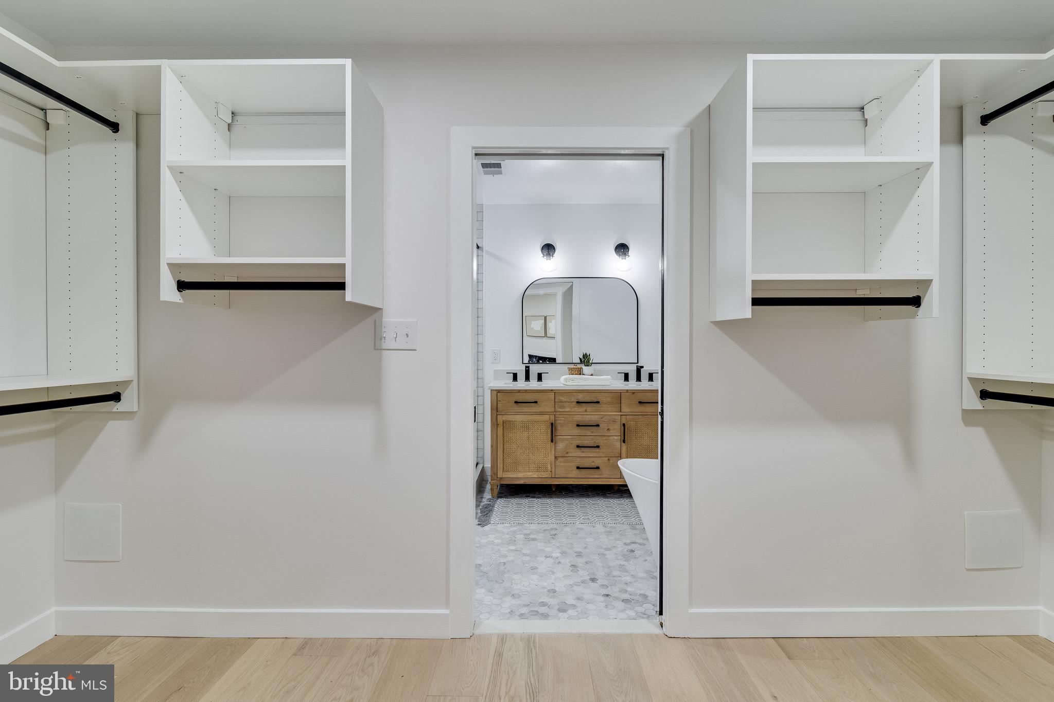 QUEEN TREE LANDING - Residential