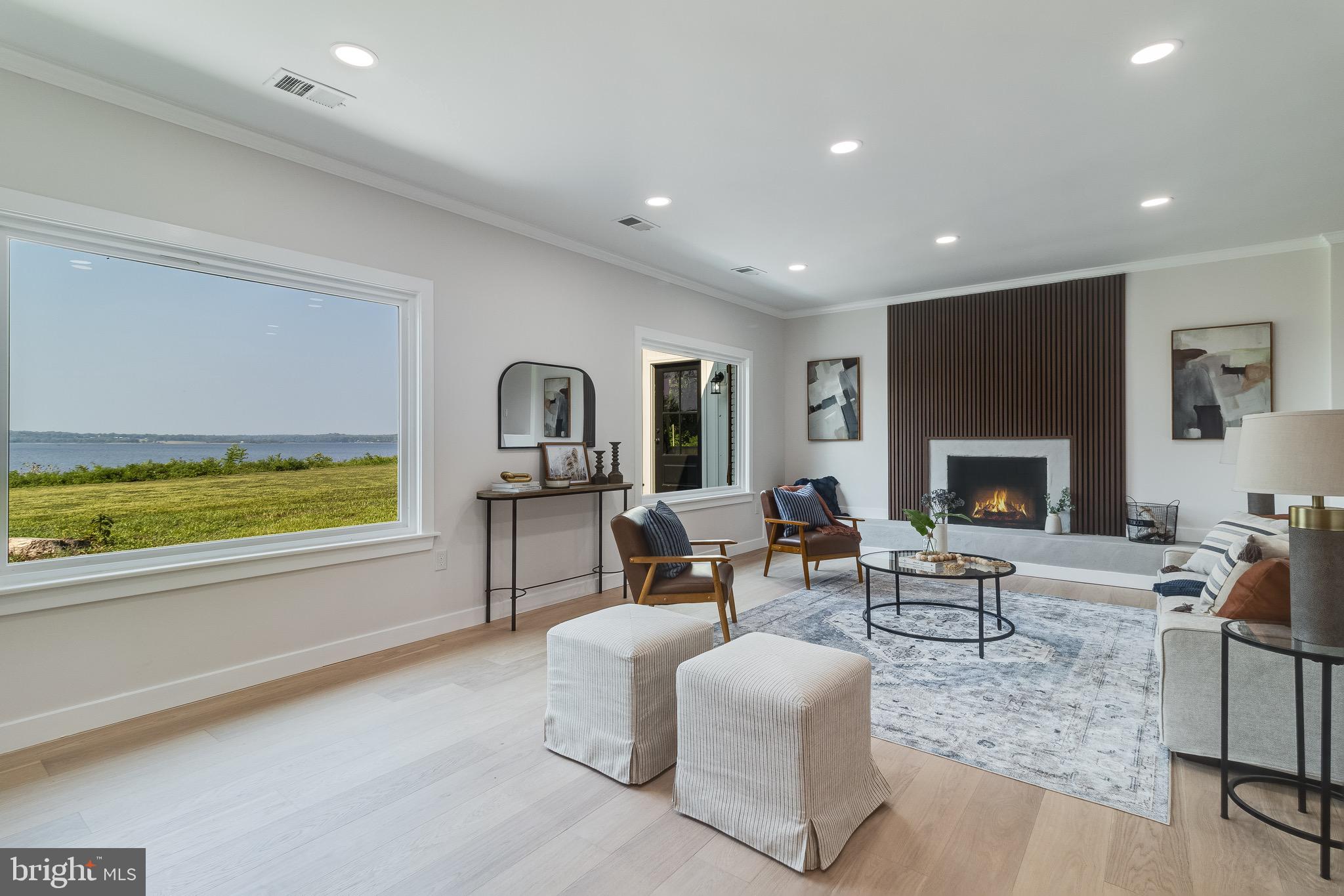 QUEEN TREE LANDING - Residential