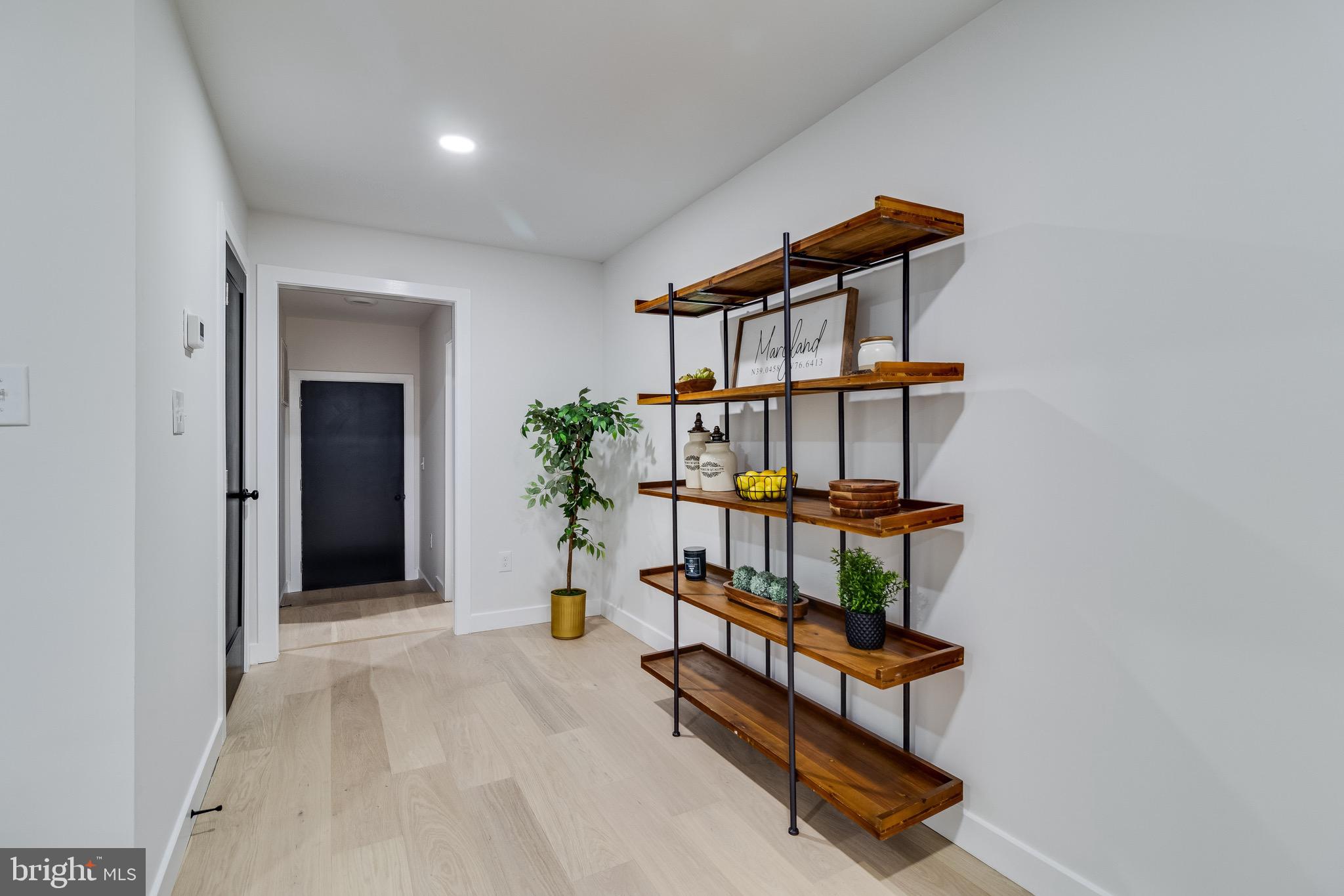 QUEEN TREE LANDING - Residential