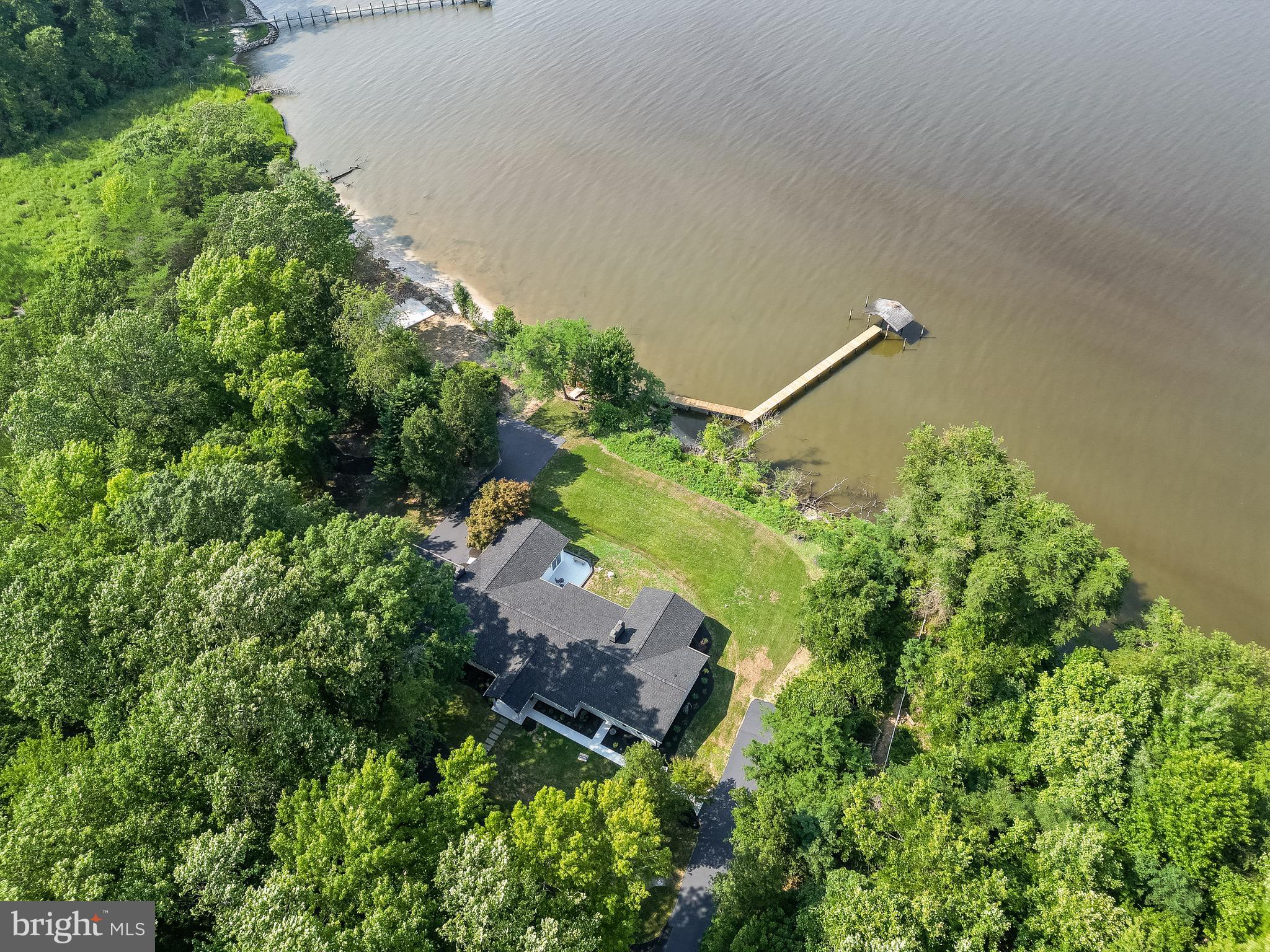 QUEEN TREE LANDING - Residential