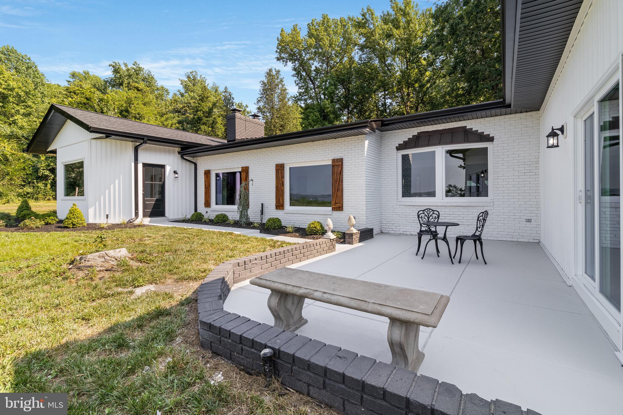 QUEEN TREE LANDING - Residential