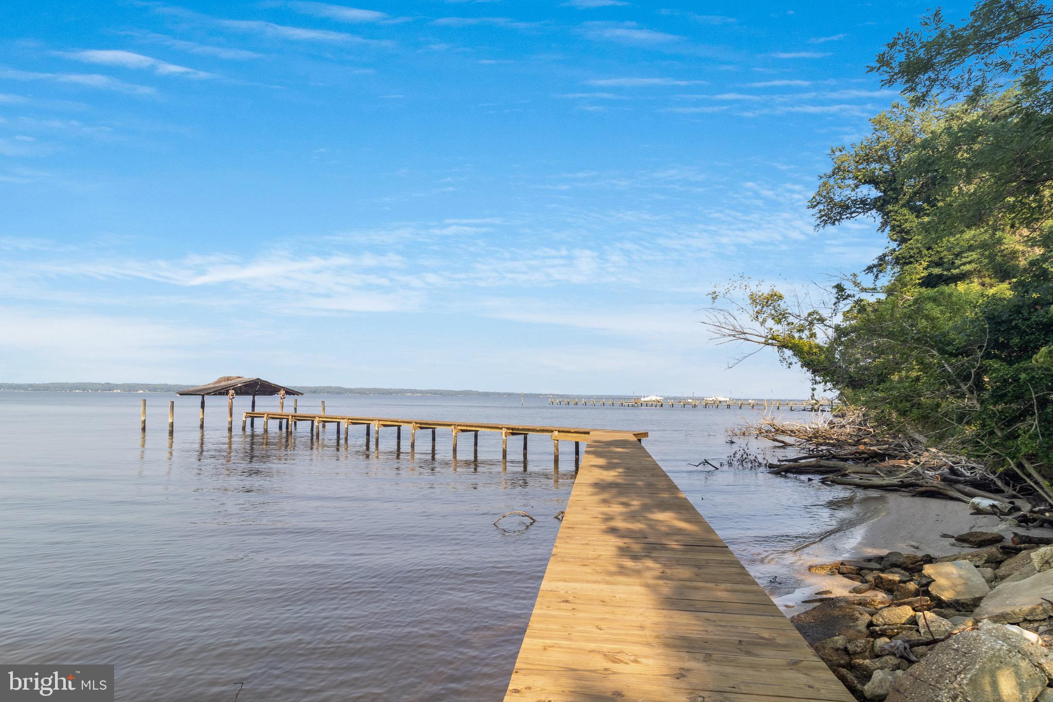 QUEEN TREE LANDING - Residential