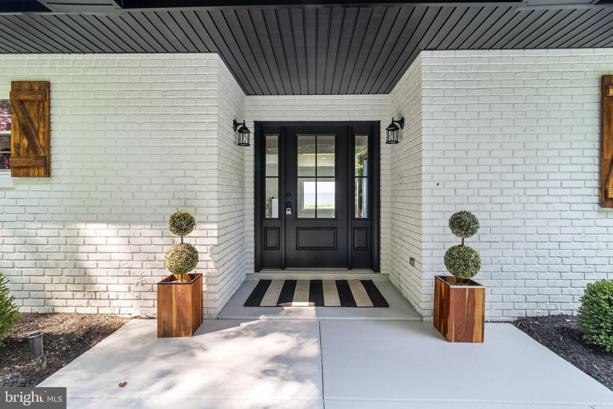 QUEEN TREE LANDING - Residential