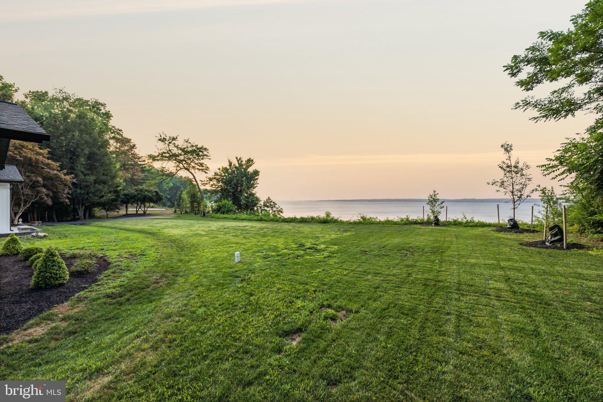 QUEEN TREE LANDING - Residential