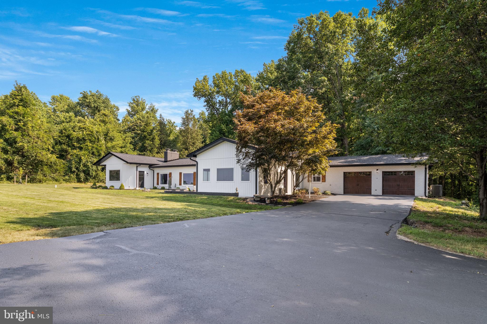 QUEEN TREE LANDING - Residential