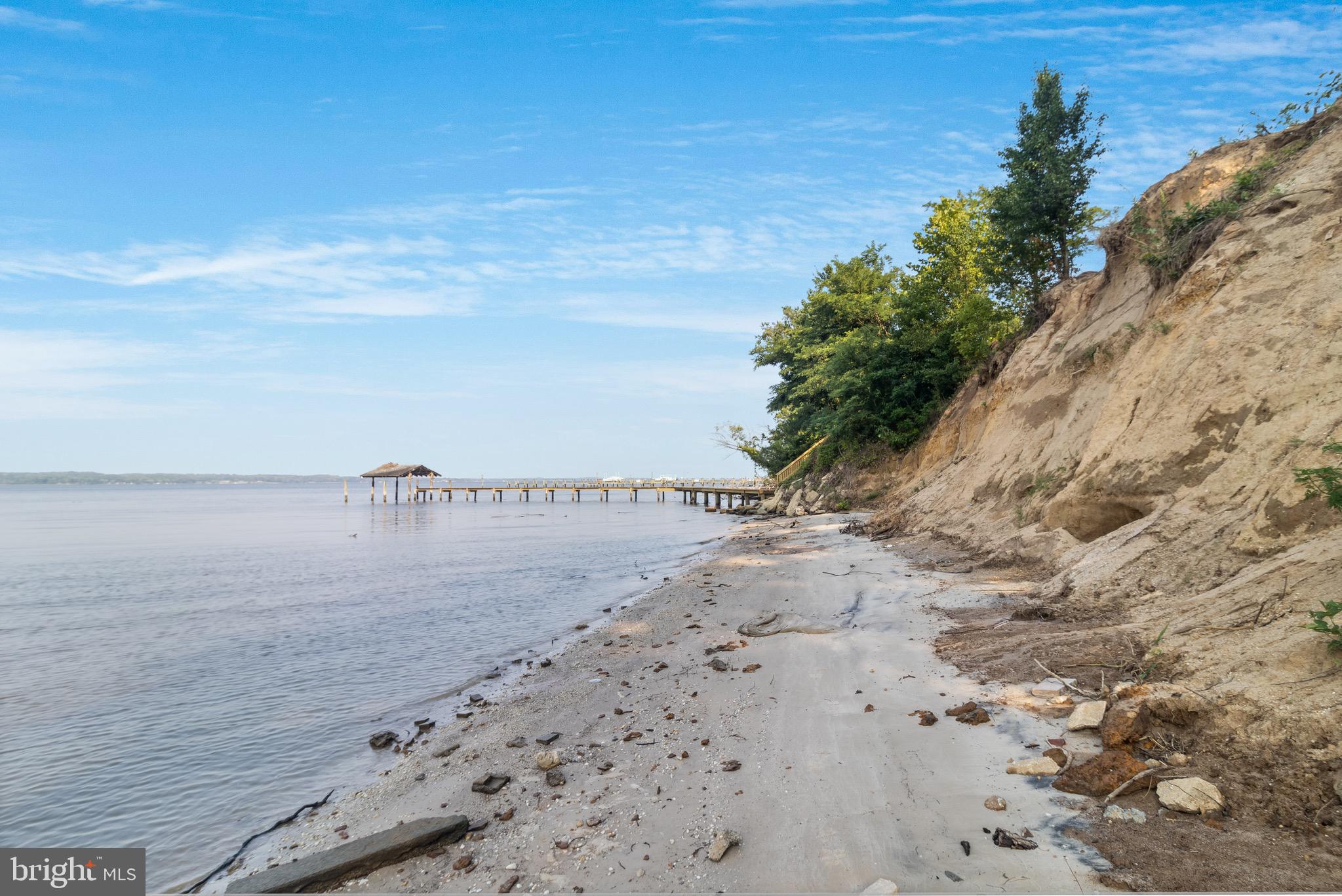 QUEEN TREE LANDING - Residential