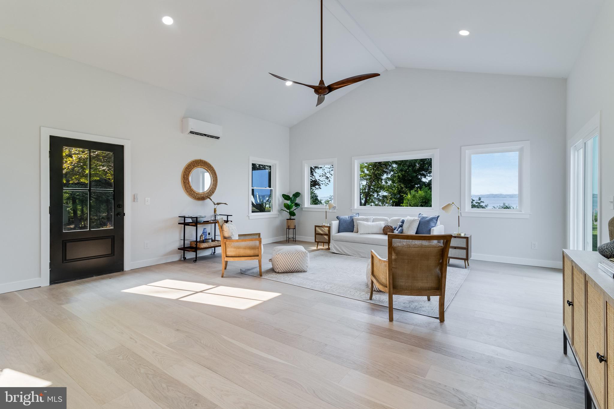 QUEEN TREE LANDING - Residential