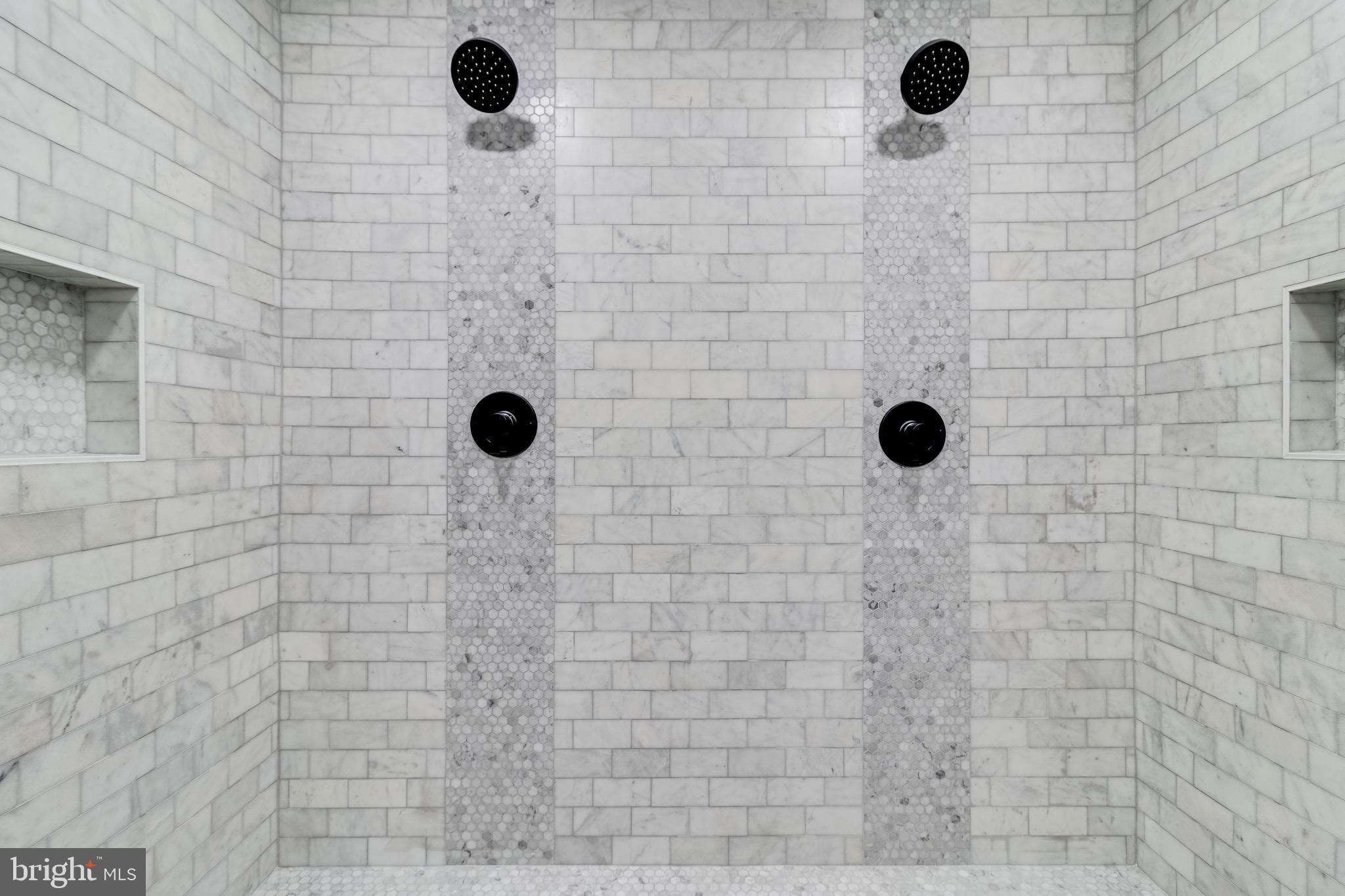 QUEEN TREE LANDING - Residential