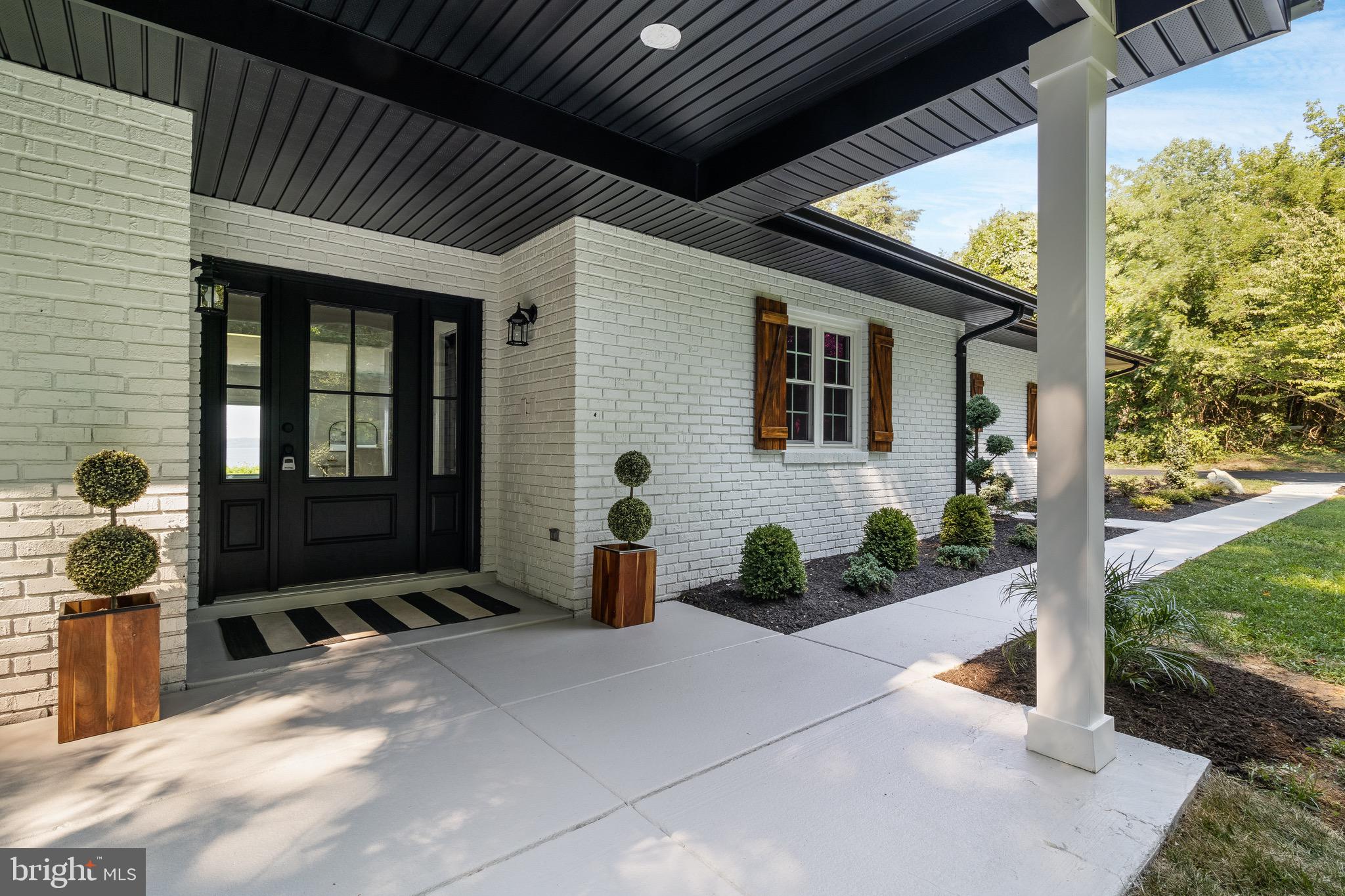 QUEEN TREE LANDING - Residential