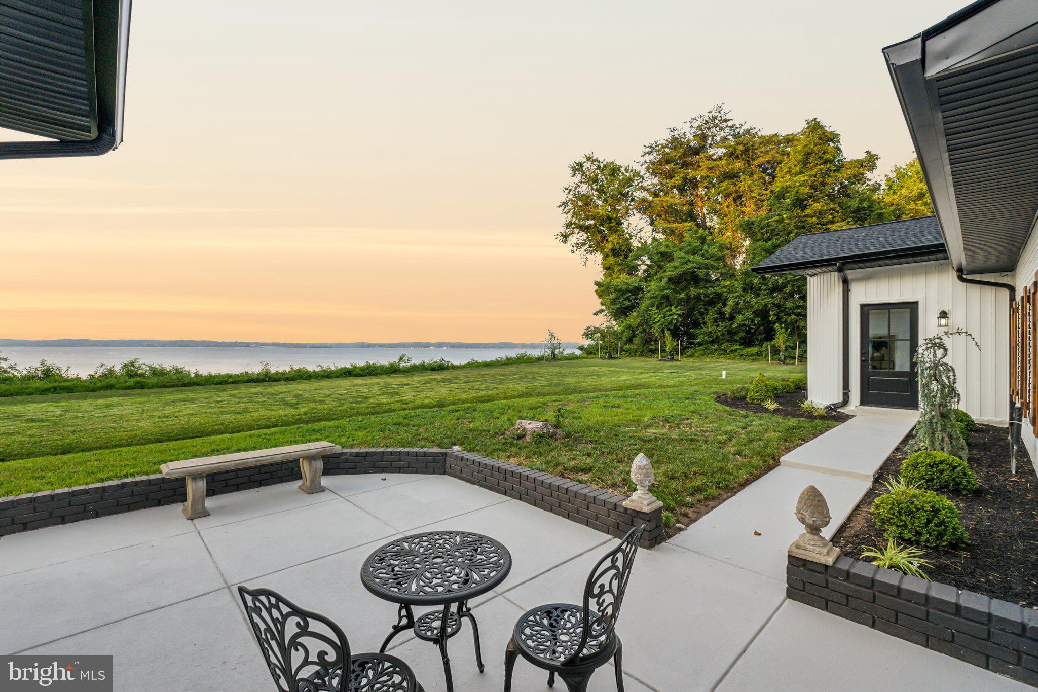 QUEEN TREE LANDING - Residential