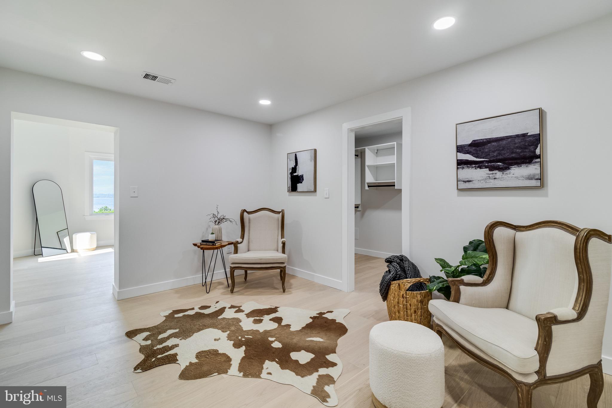 QUEEN TREE LANDING - Residential