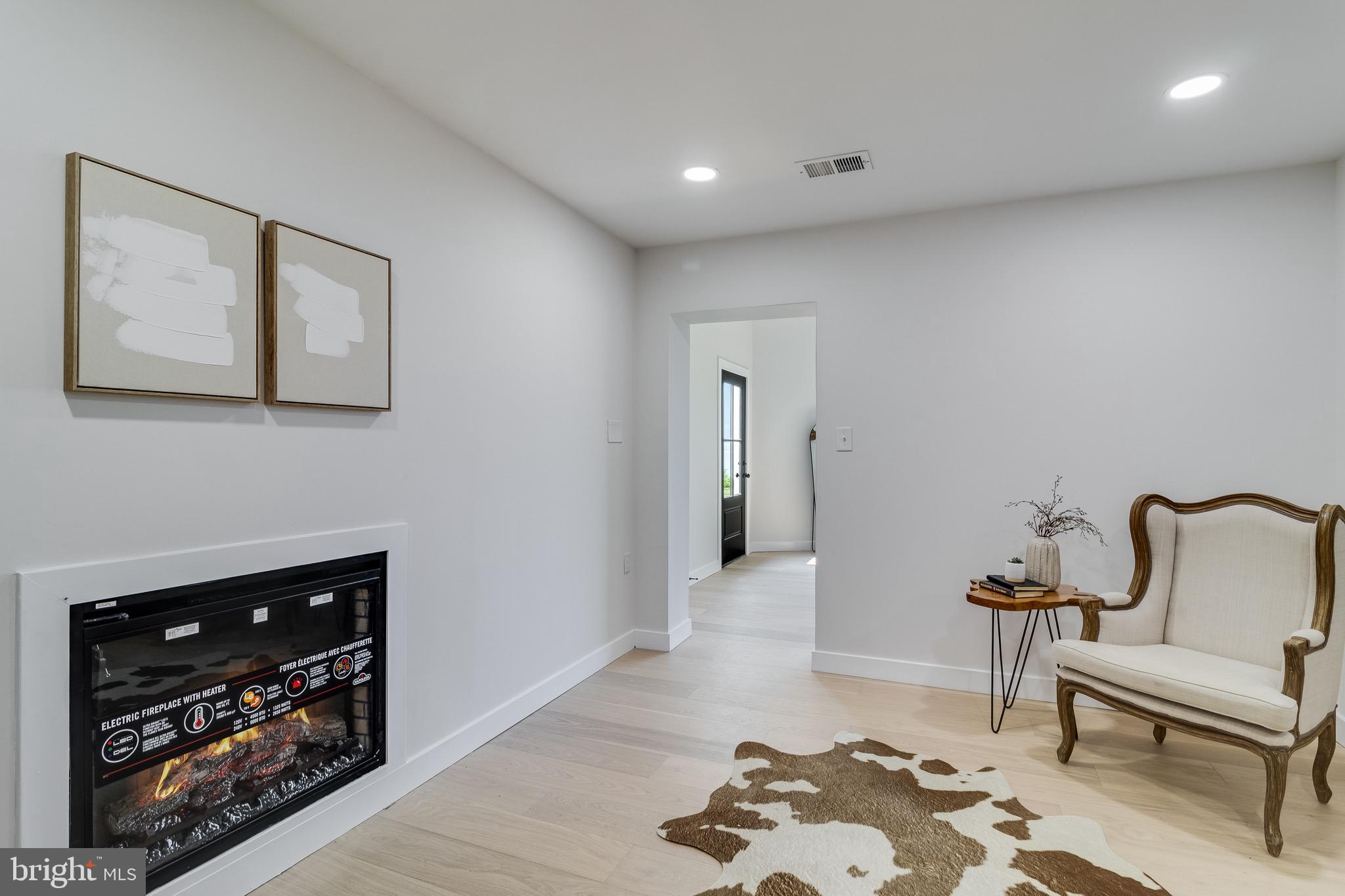 QUEEN TREE LANDING - Residential