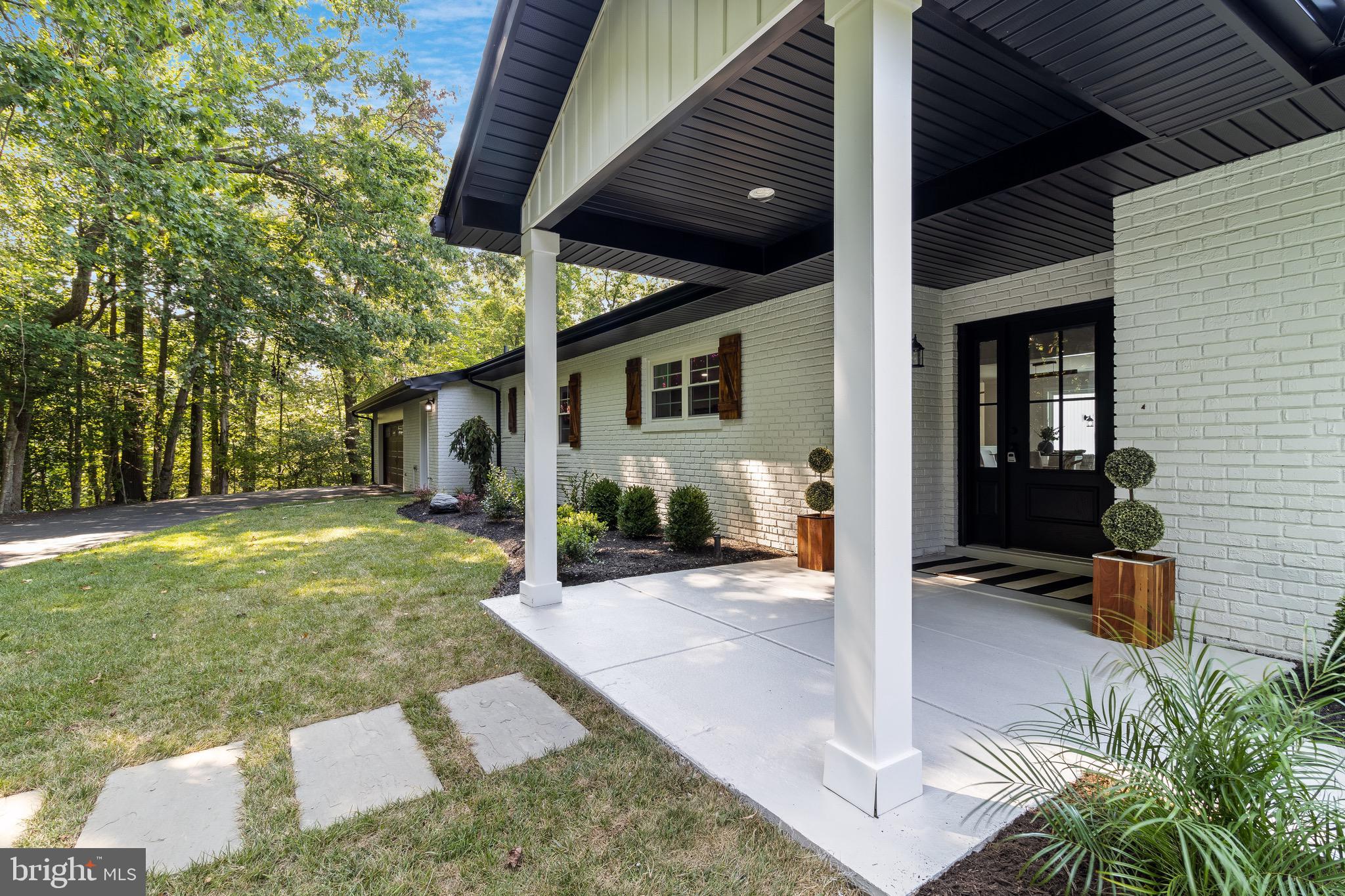 QUEEN TREE LANDING - Residential