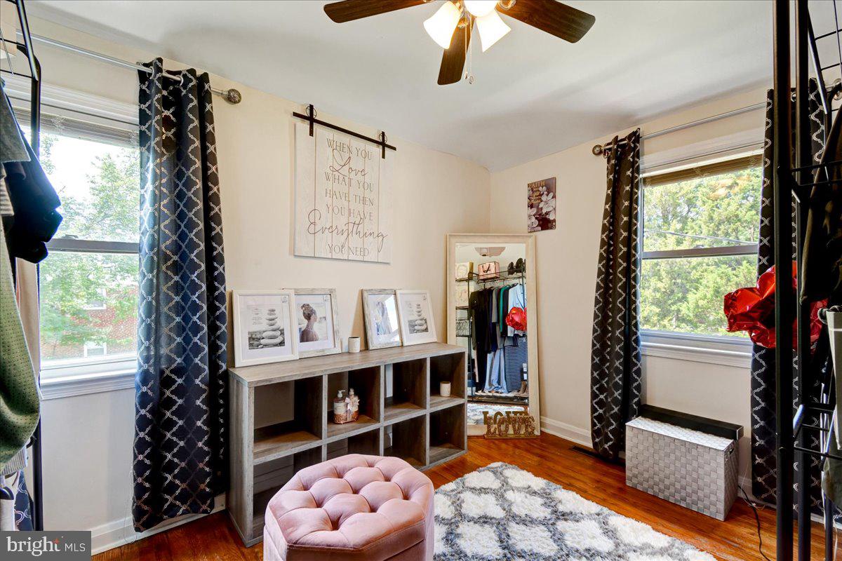 GLEN OAKS - Residential