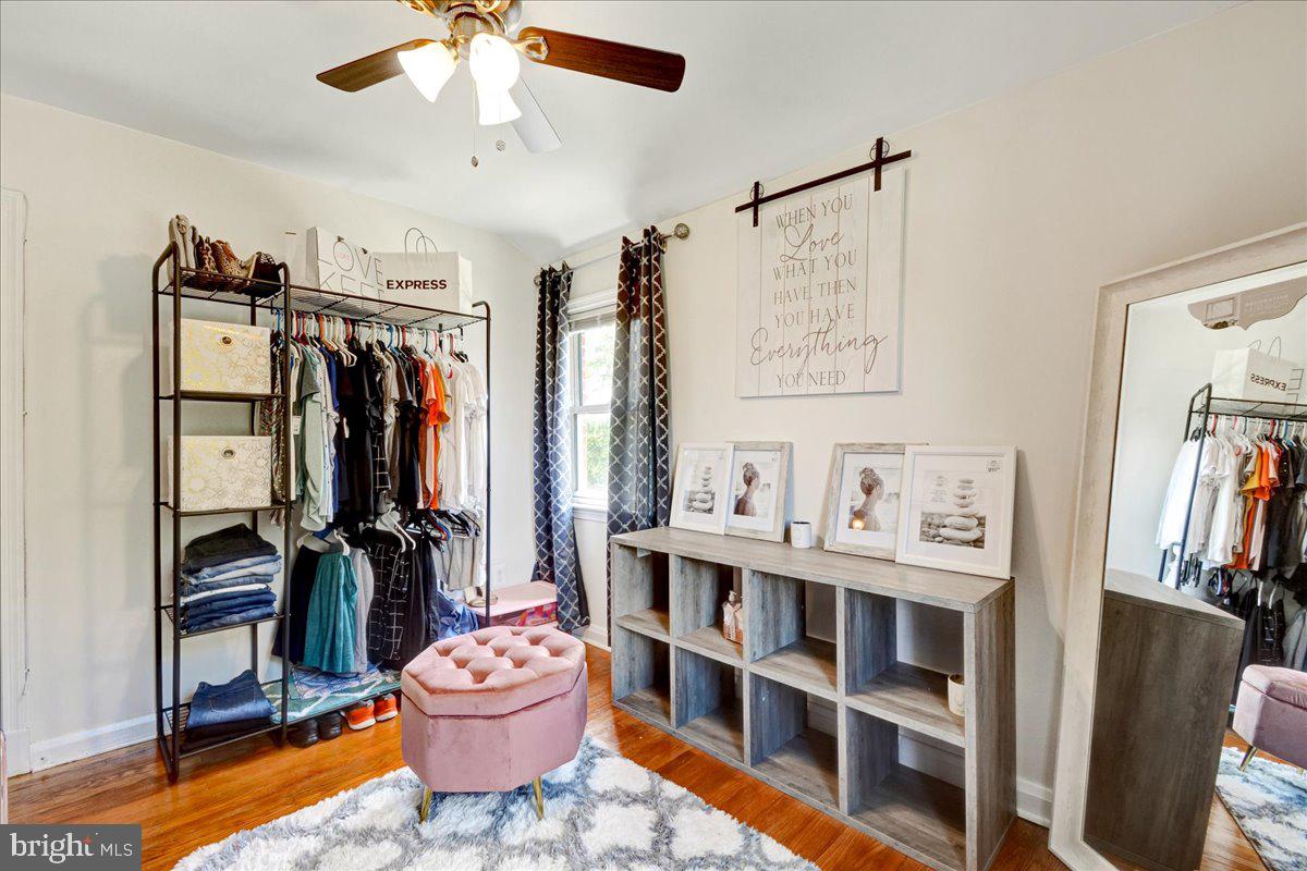 GLEN OAKS - Residential