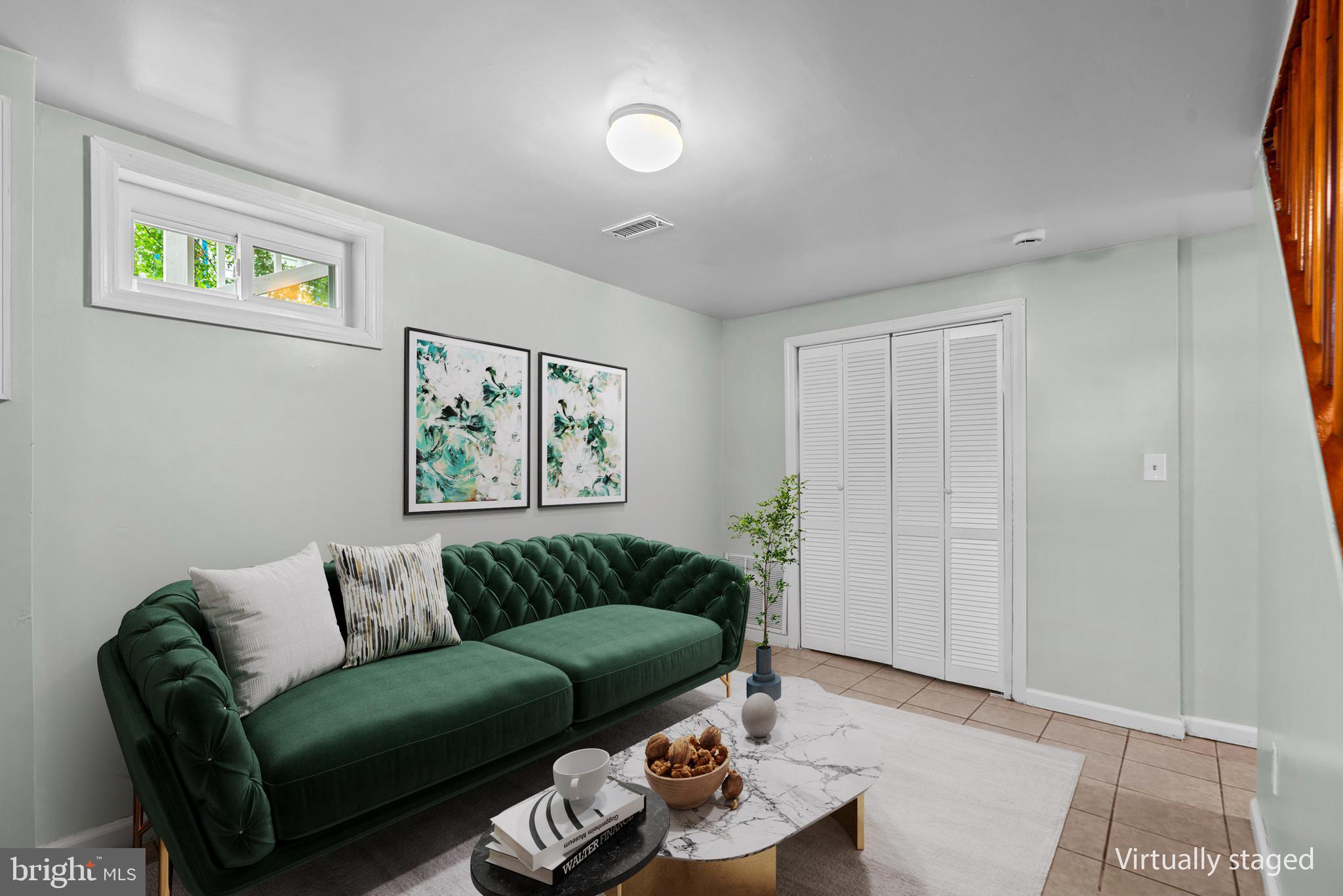 LANDOVER KNOLLS - Residential