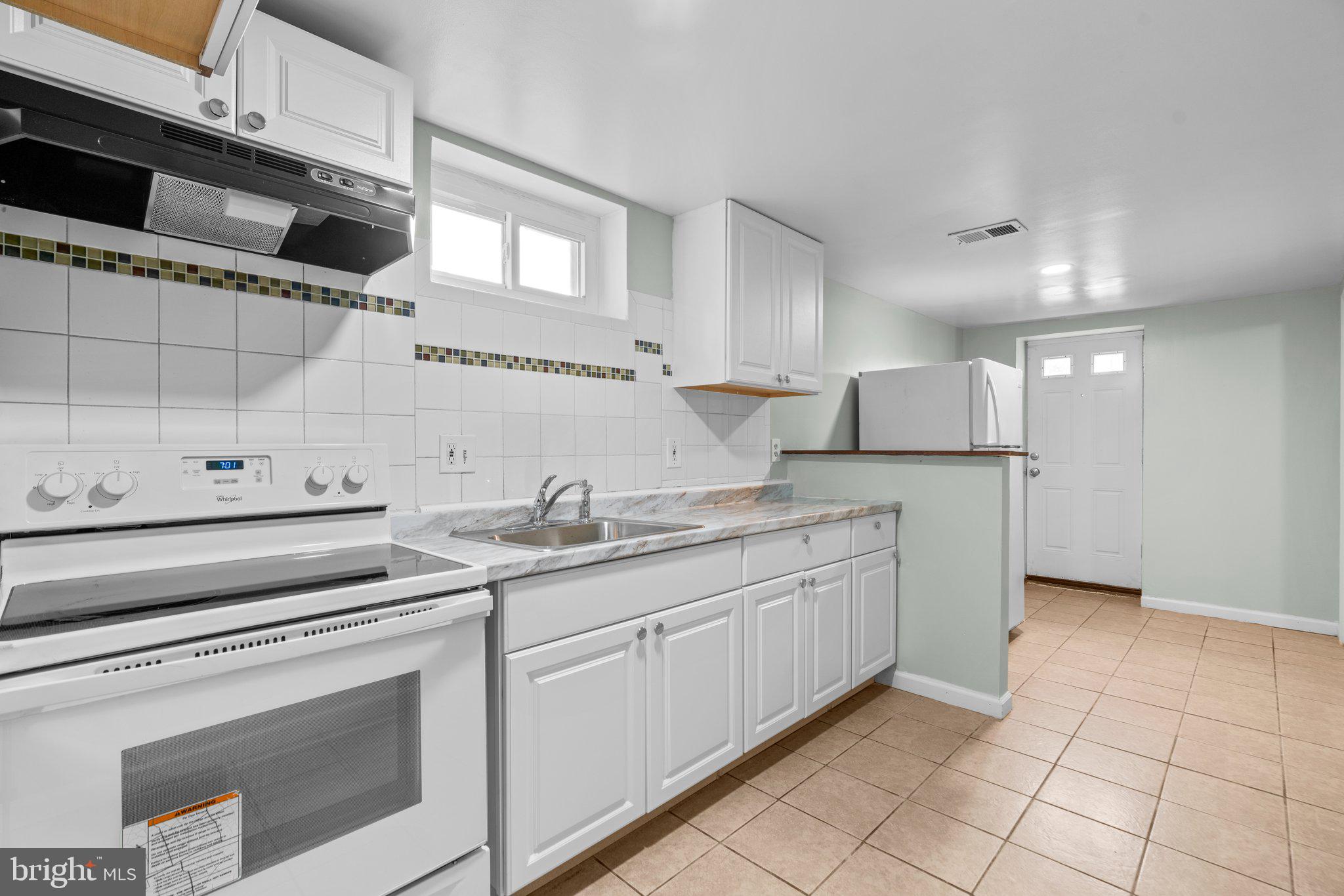 LANDOVER KNOLLS - Residential