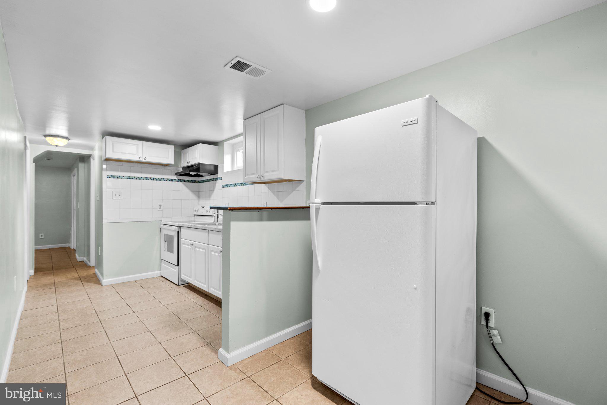 LANDOVER KNOLLS - Residential