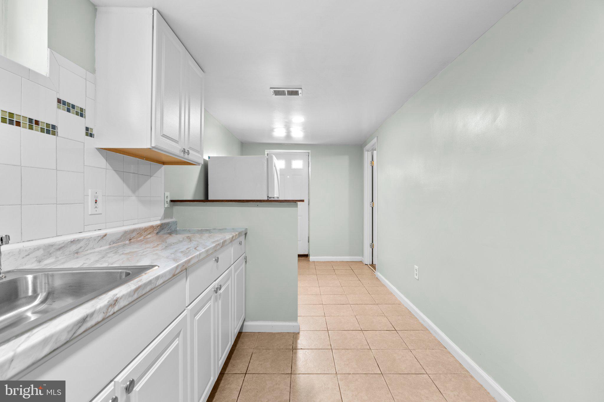 LANDOVER KNOLLS - Residential