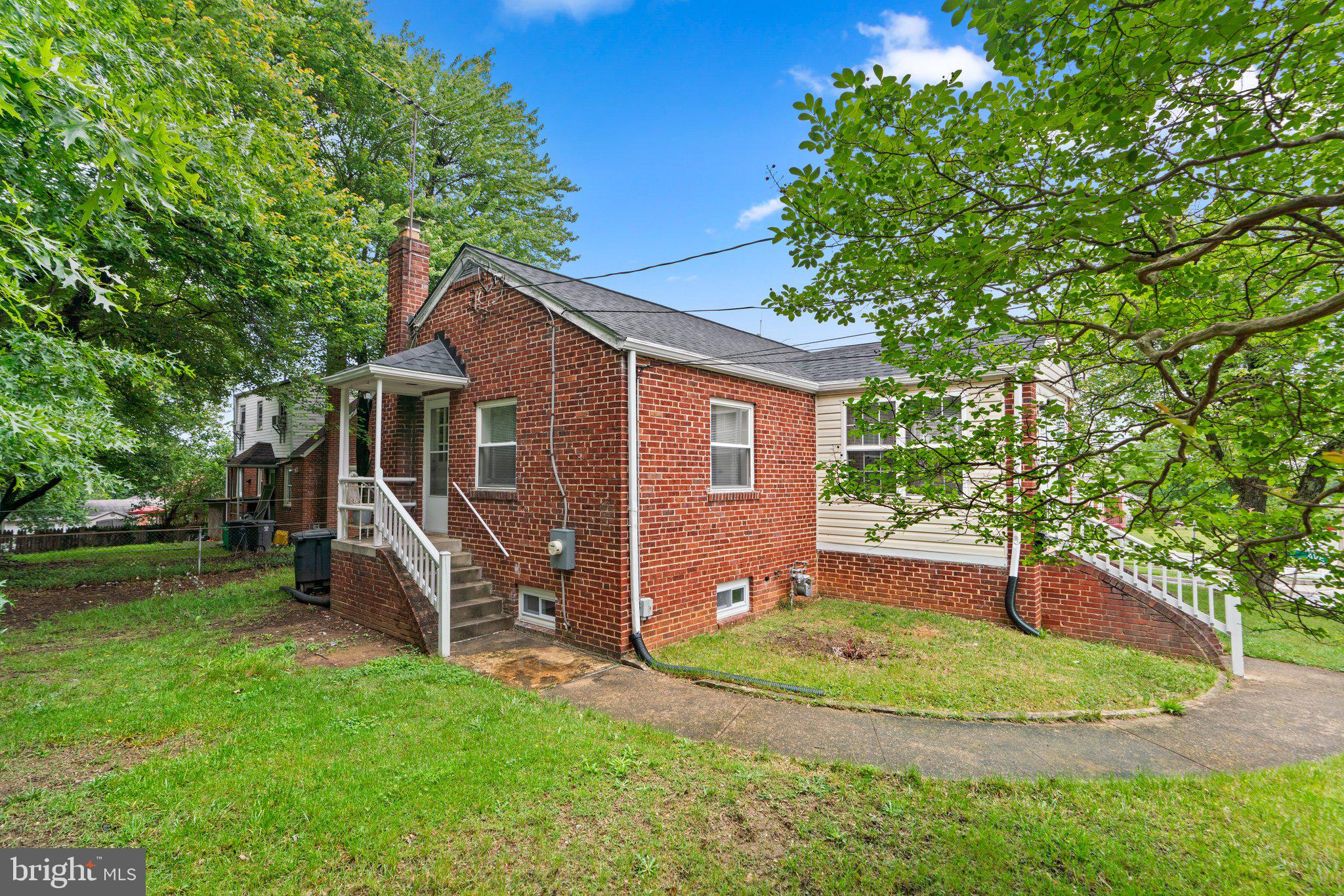 LANDOVER KNOLLS - Residential