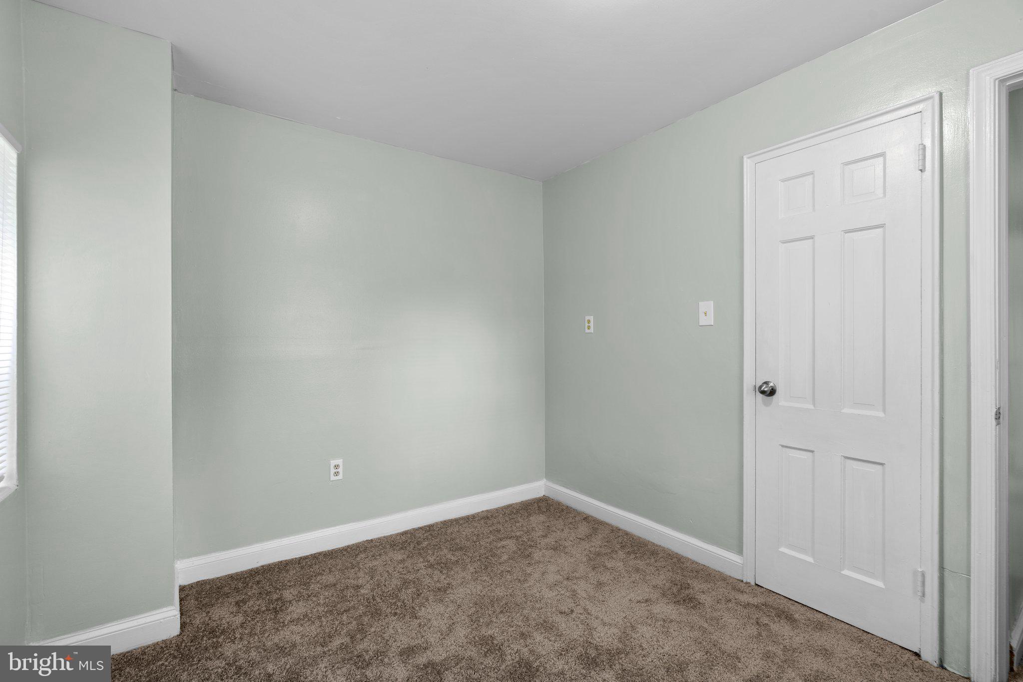 LANDOVER KNOLLS - Residential