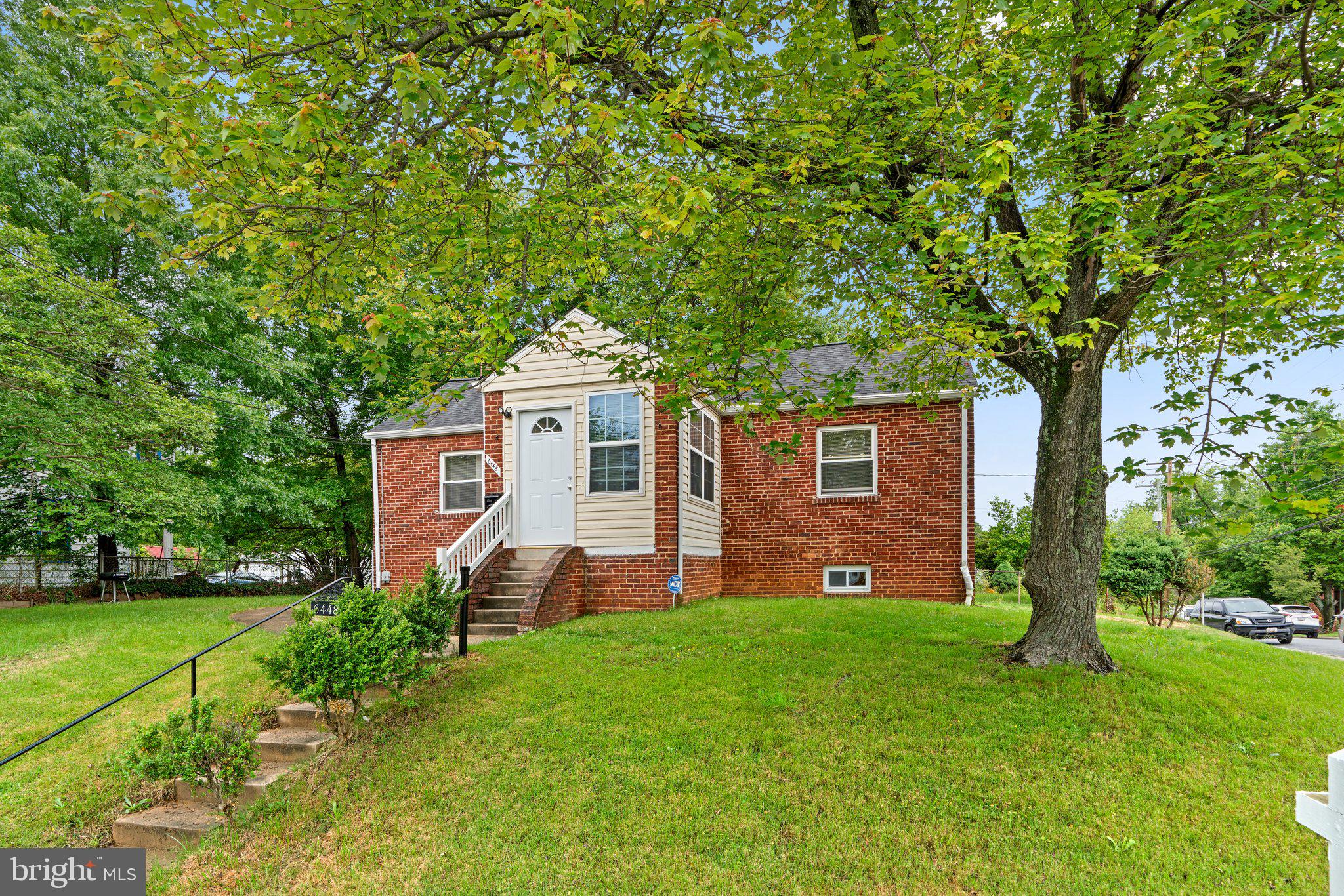 LANDOVER KNOLLS - Residential