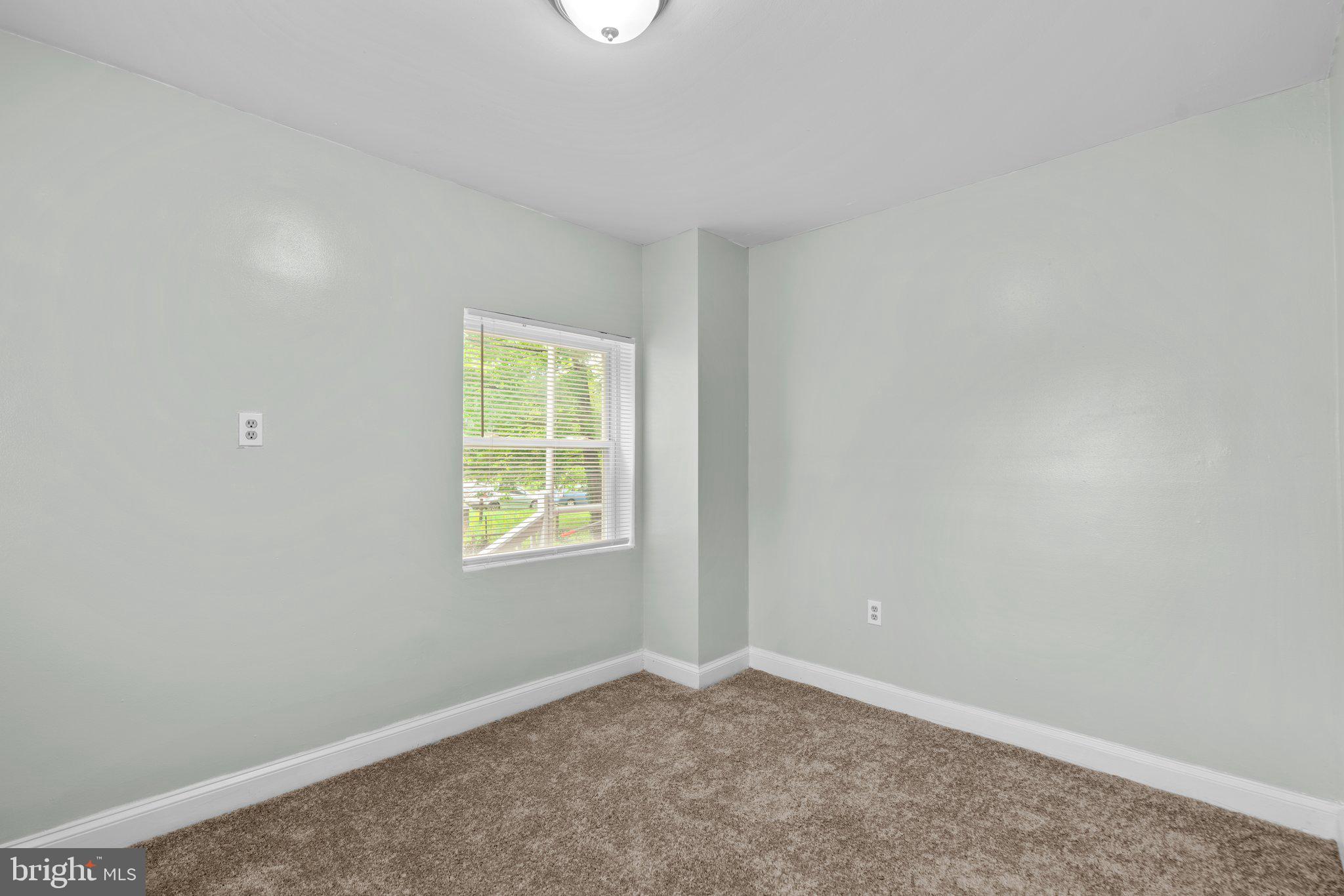 LANDOVER KNOLLS - Residential