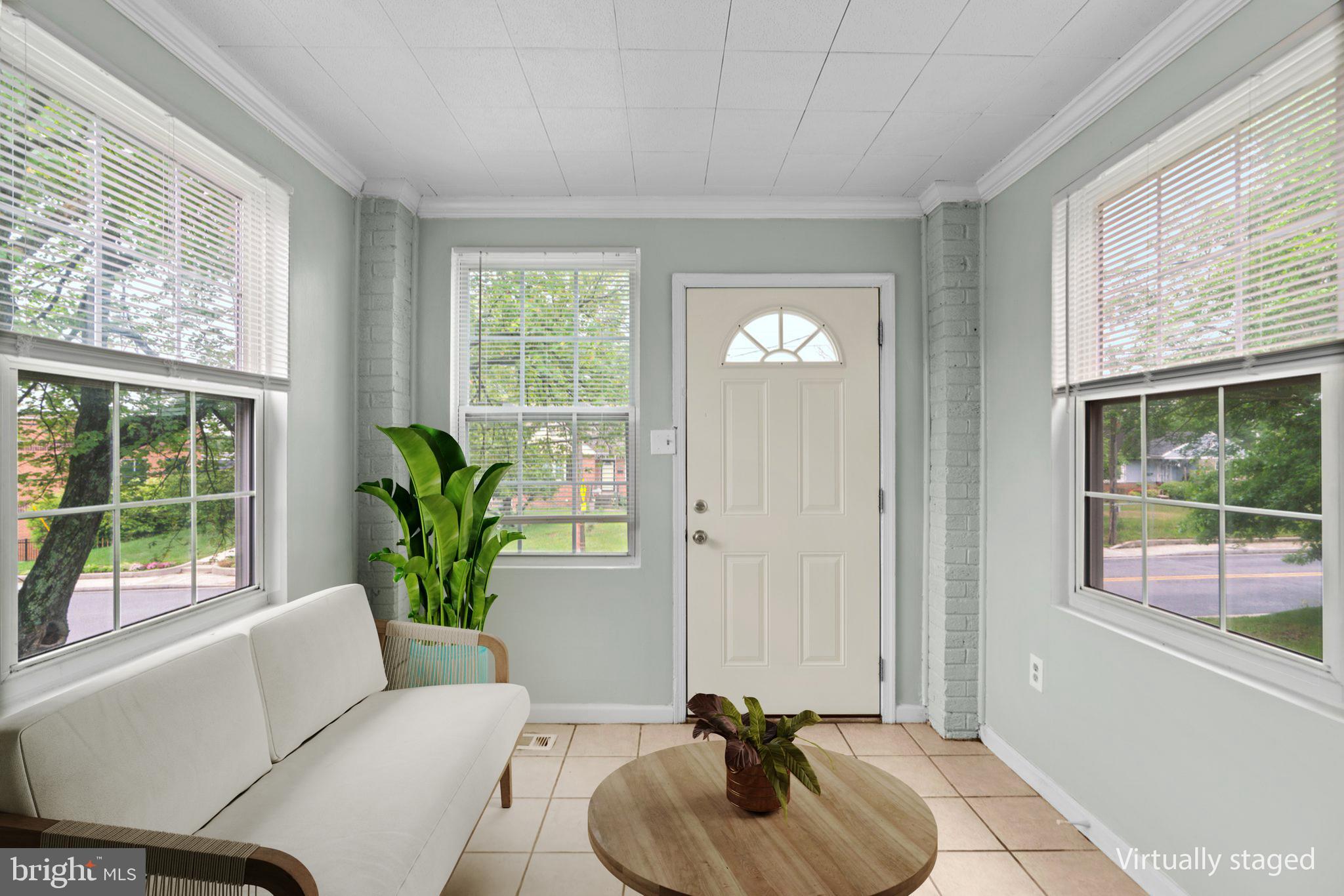 LANDOVER KNOLLS - Residential