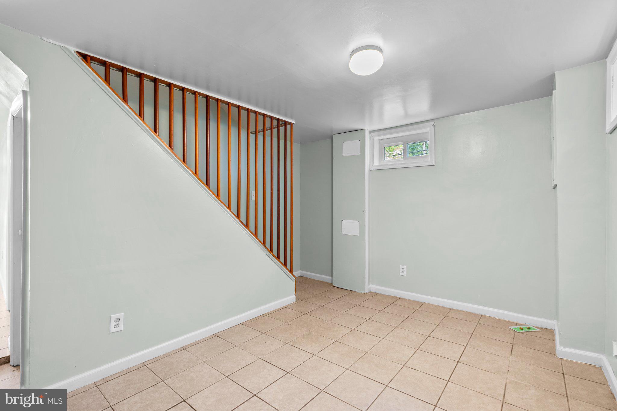 LANDOVER KNOLLS - Residential