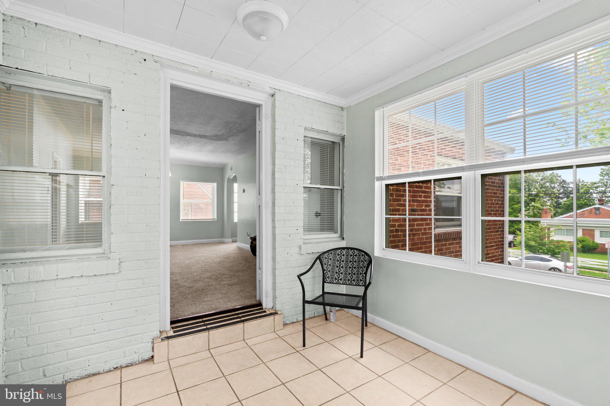 LANDOVER KNOLLS - Residential