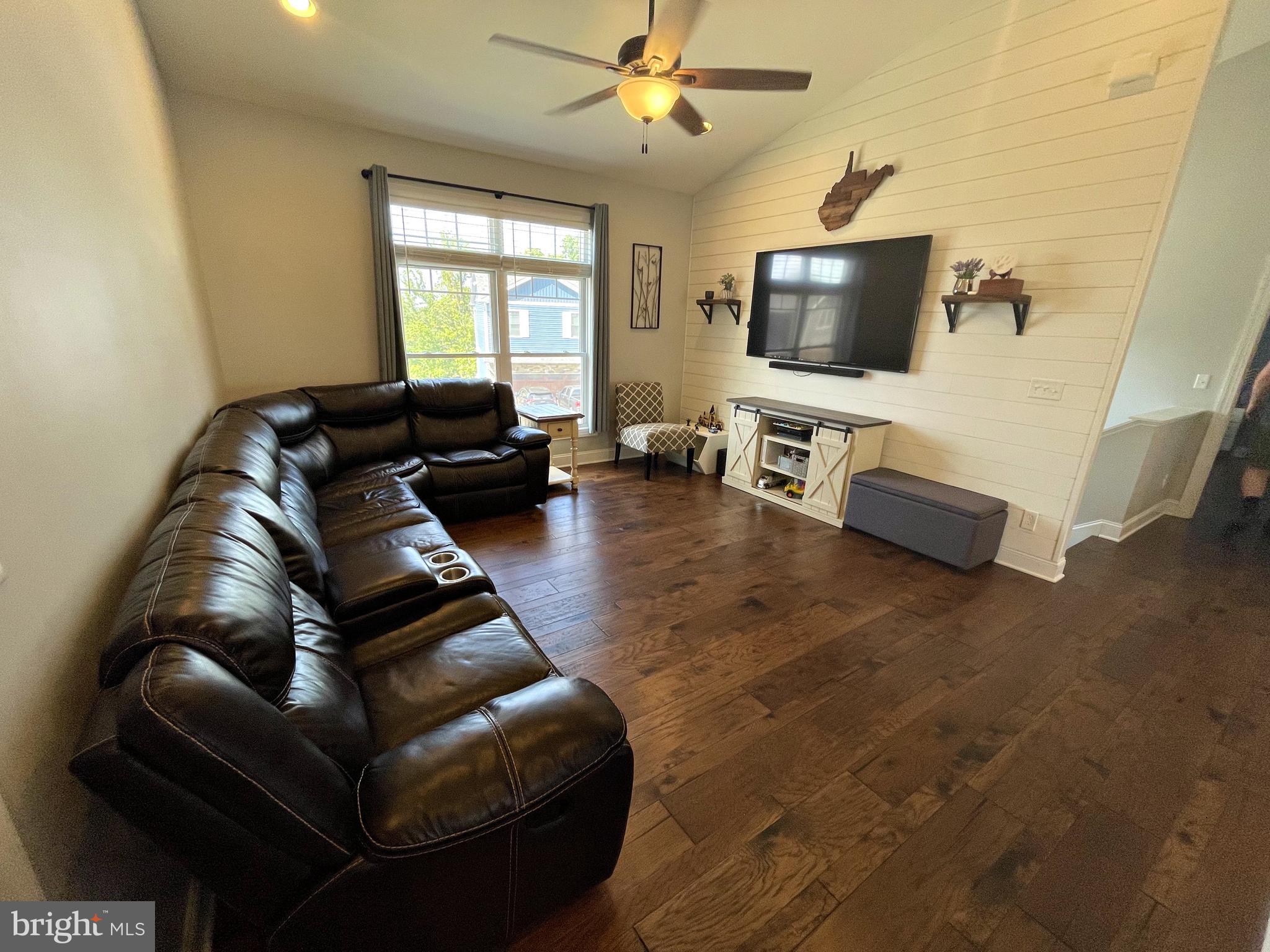 SUMMERS RIDGE SOUTH - Residential