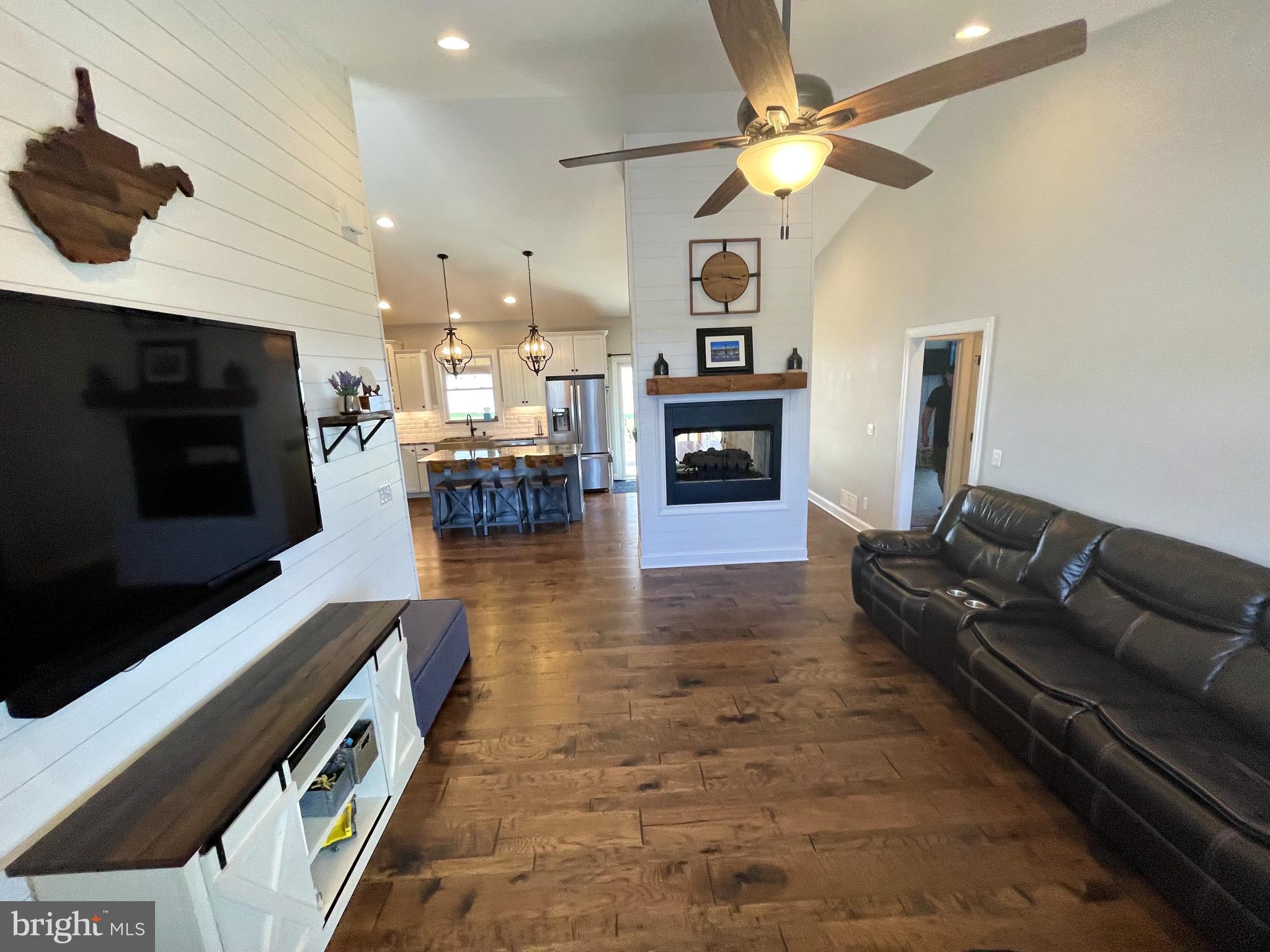 SUMMERS RIDGE SOUTH - Residential