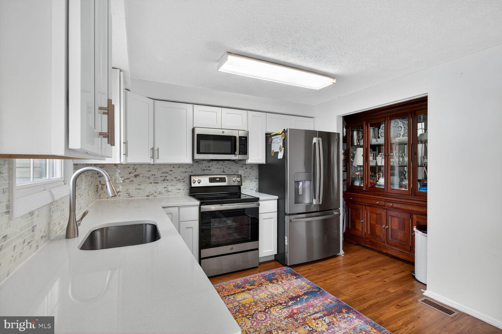 FAIRBROOK - Residential
