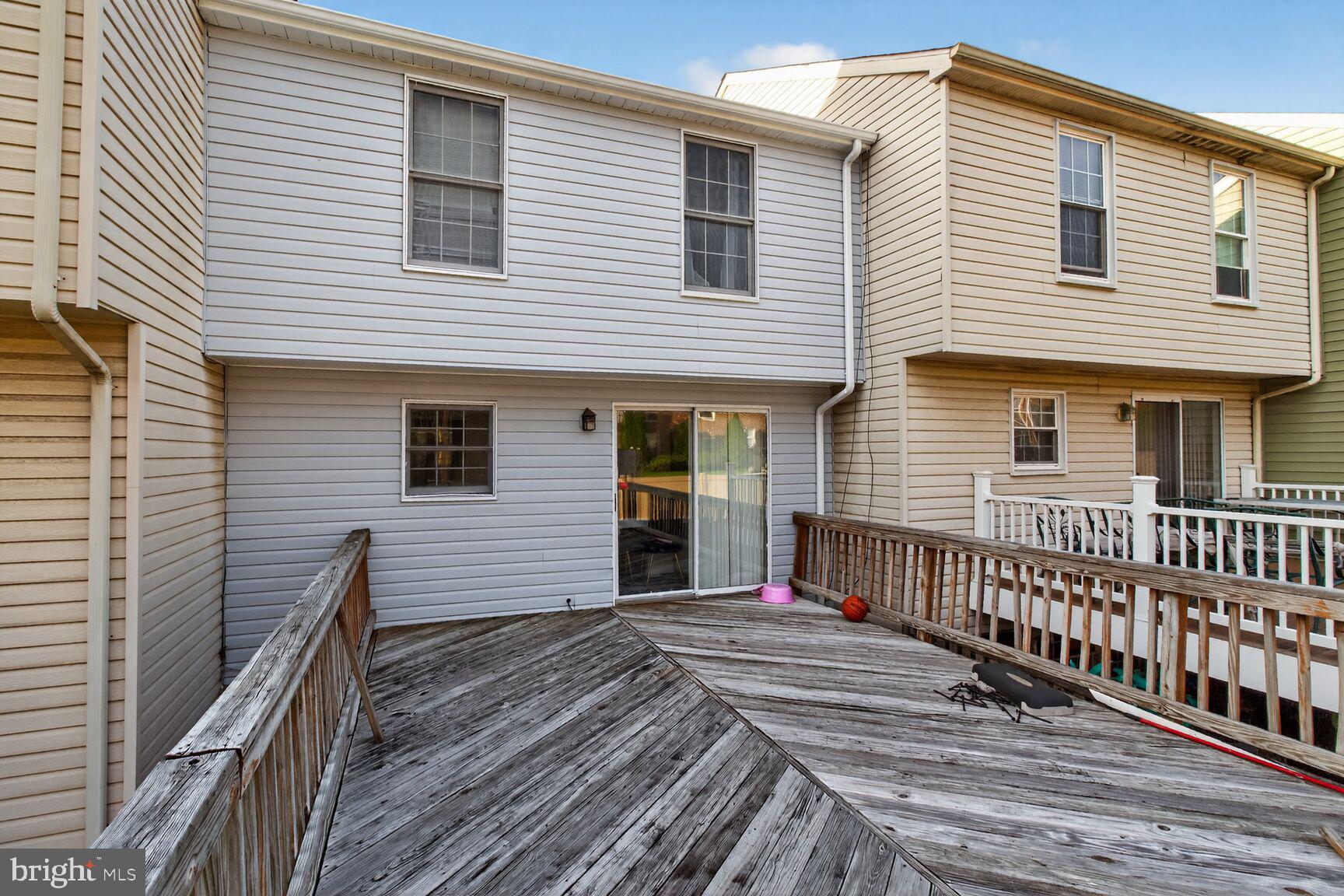 FAIRBROOK - Residential