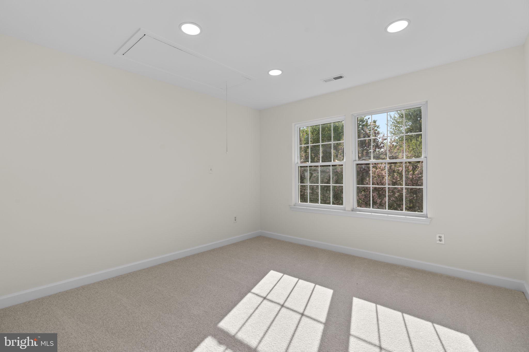 GROVEMONT - Residential