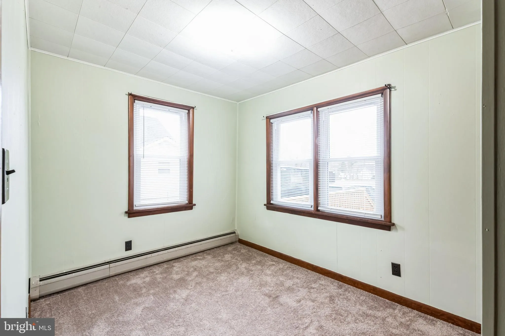 Vineland, New Jersey 08360, United States, 3 Bedrooms Bedrooms, ,2 BathroomsBathrooms,Residential,Active,6902