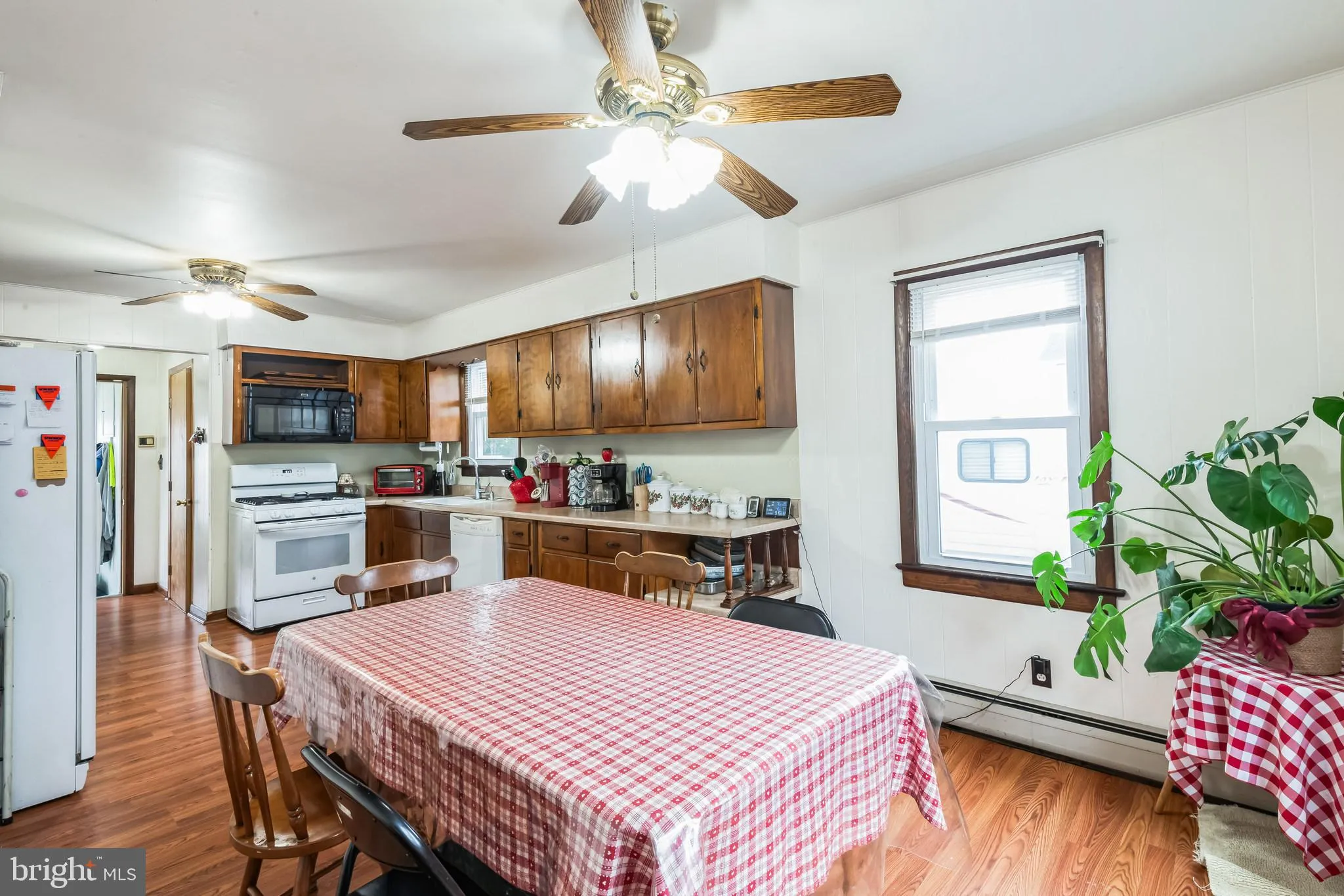 Vineland, New Jersey 08360, United States, 3 Bedrooms Bedrooms, ,2 BathroomsBathrooms,Residential,Active,6902