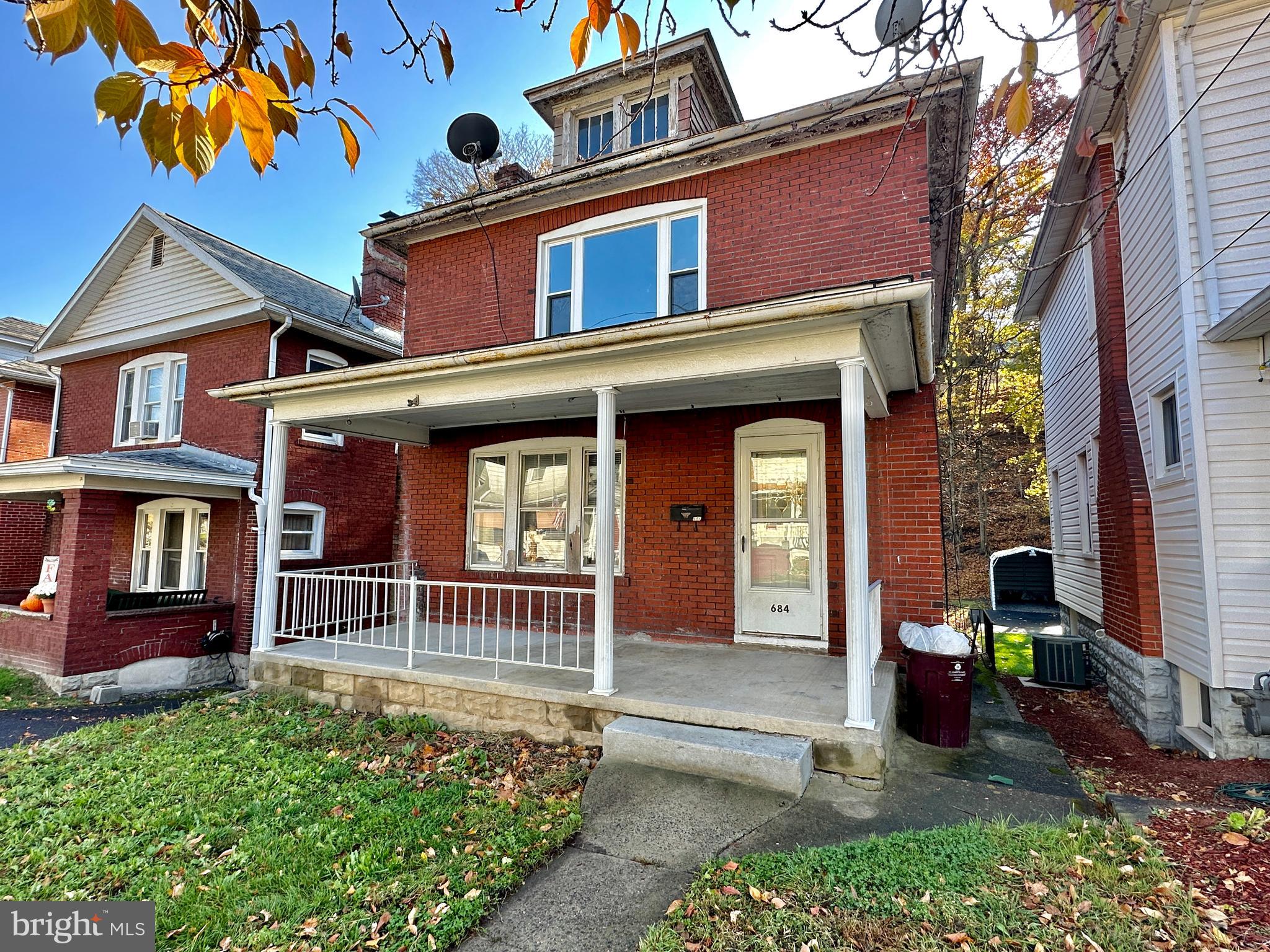 WEST SIDE - Residential