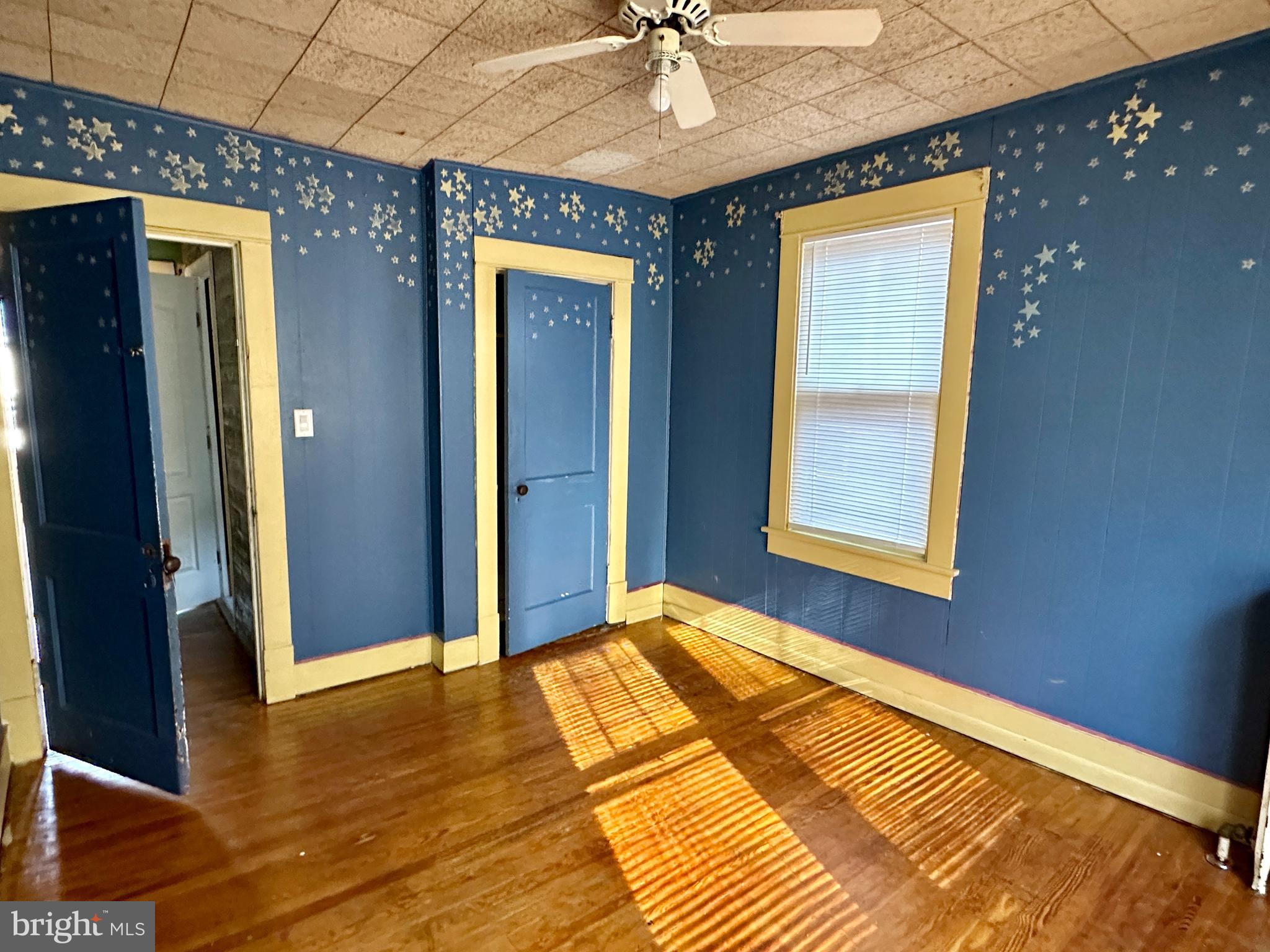 WEST SIDE - Residential