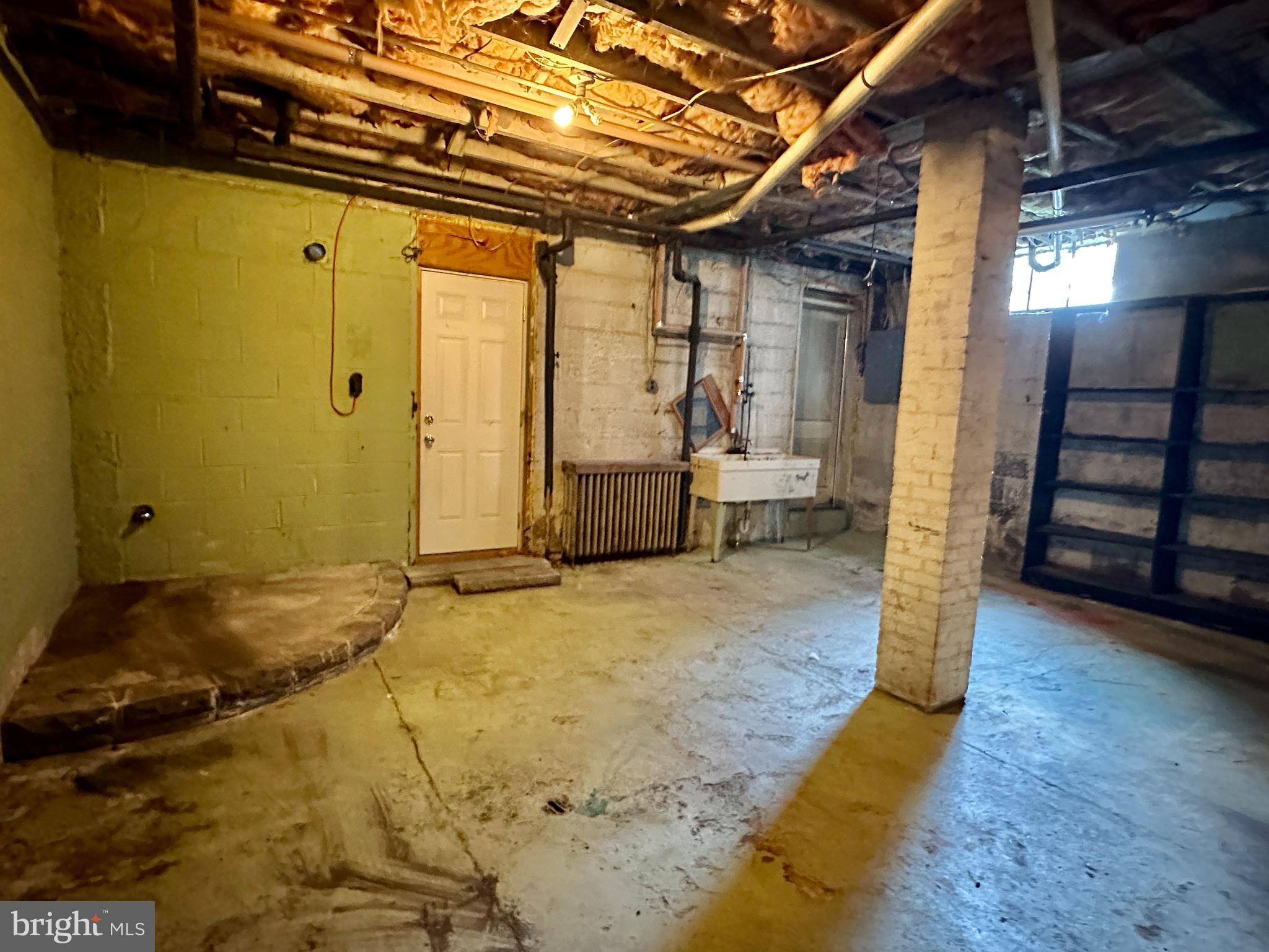 WEST SIDE - Residential