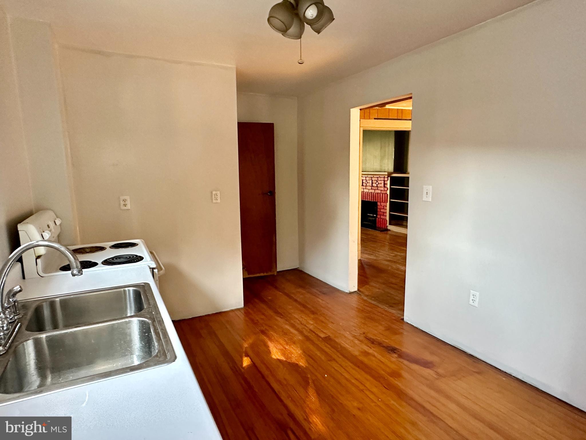 WEST SIDE - Residential