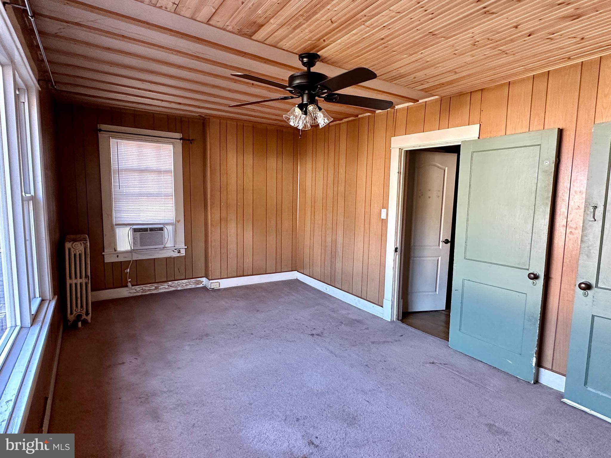 WEST SIDE - Residential