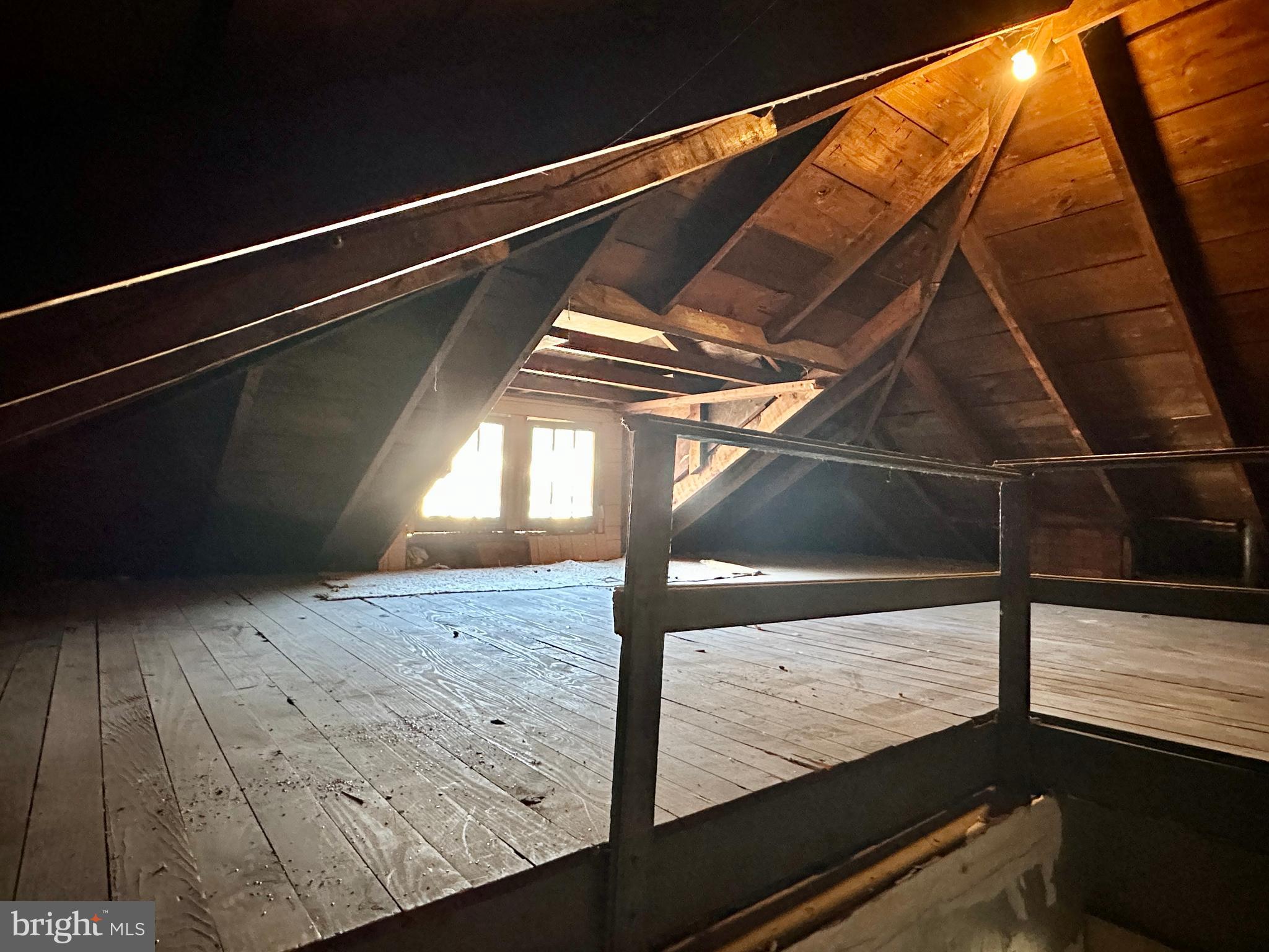 WEST SIDE - Residential