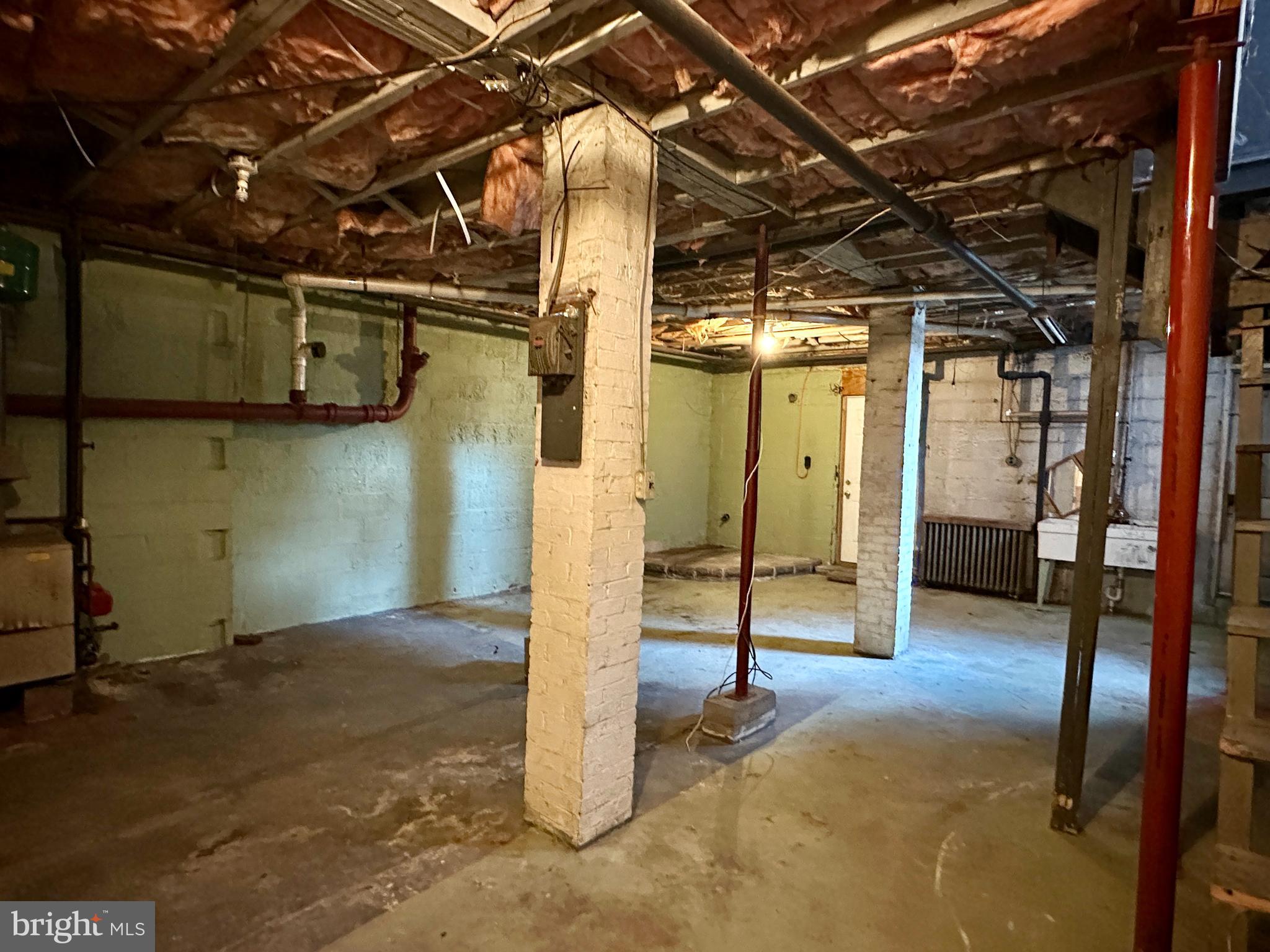 WEST SIDE - Residential