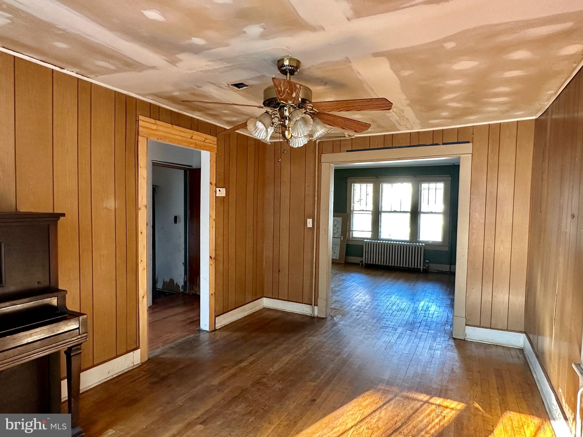 WEST SIDE - Residential