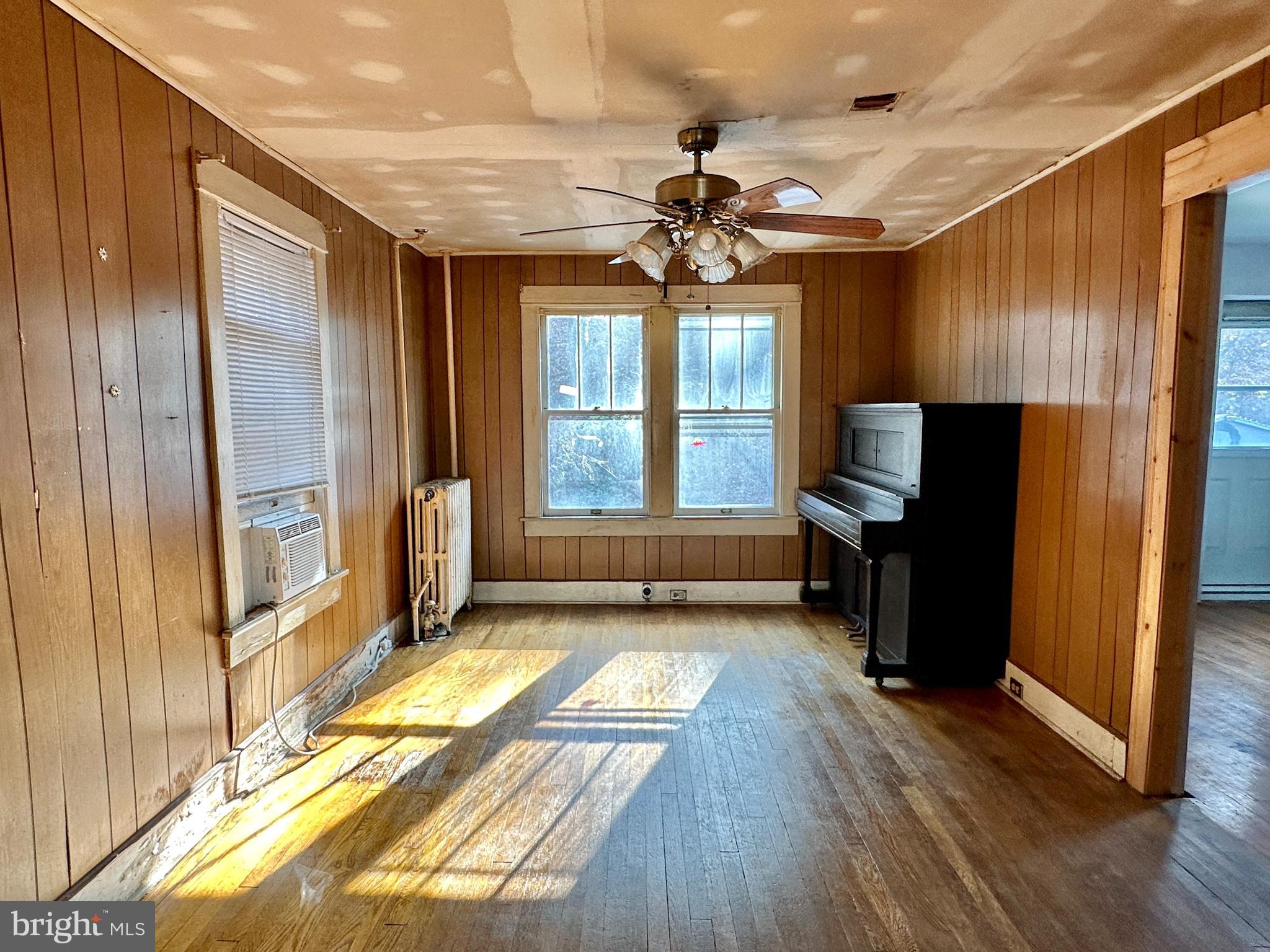 WEST SIDE - Residential