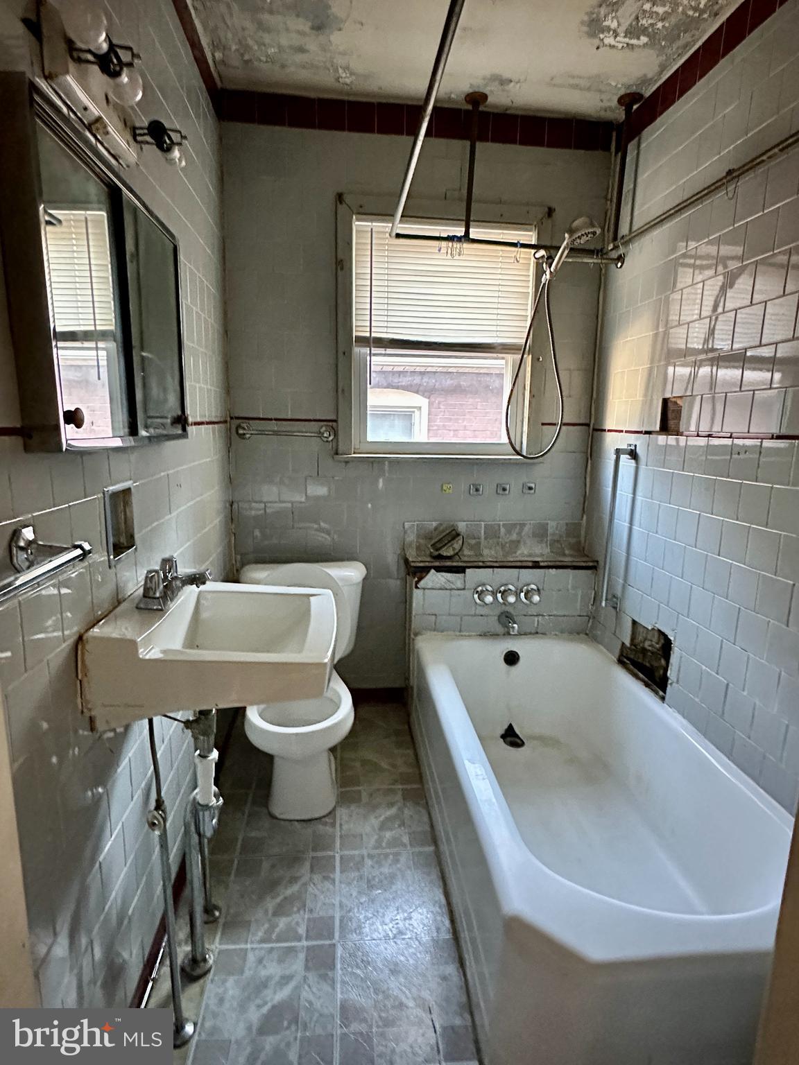 WEST SIDE - Residential