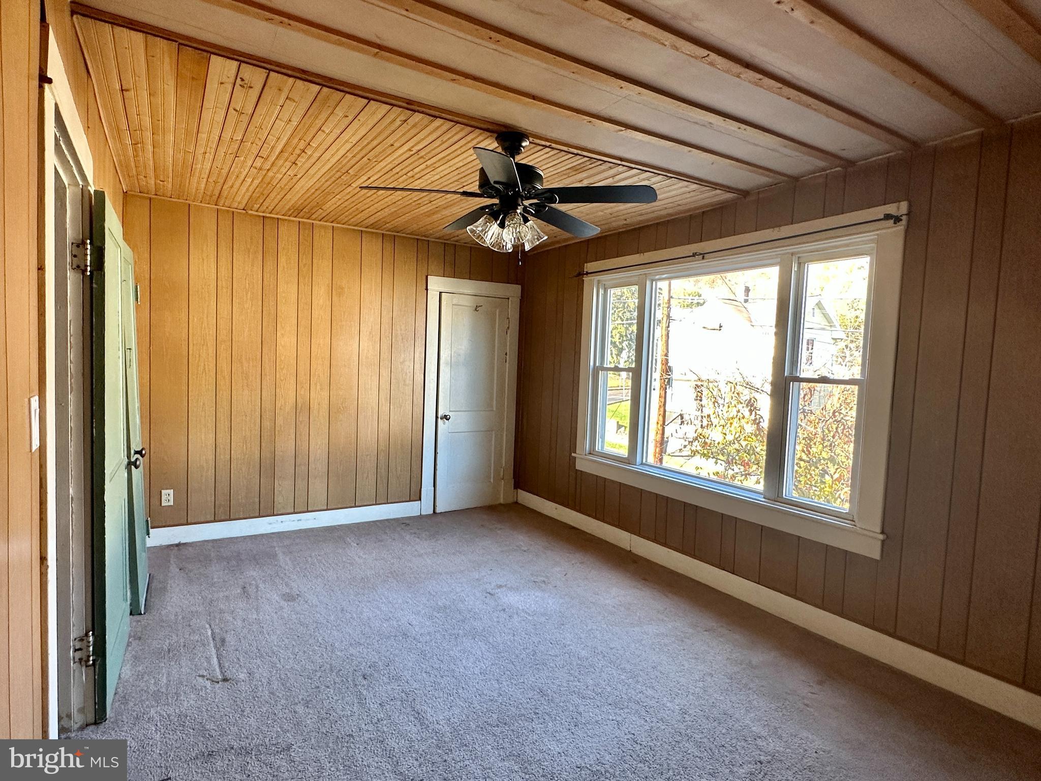 WEST SIDE - Residential