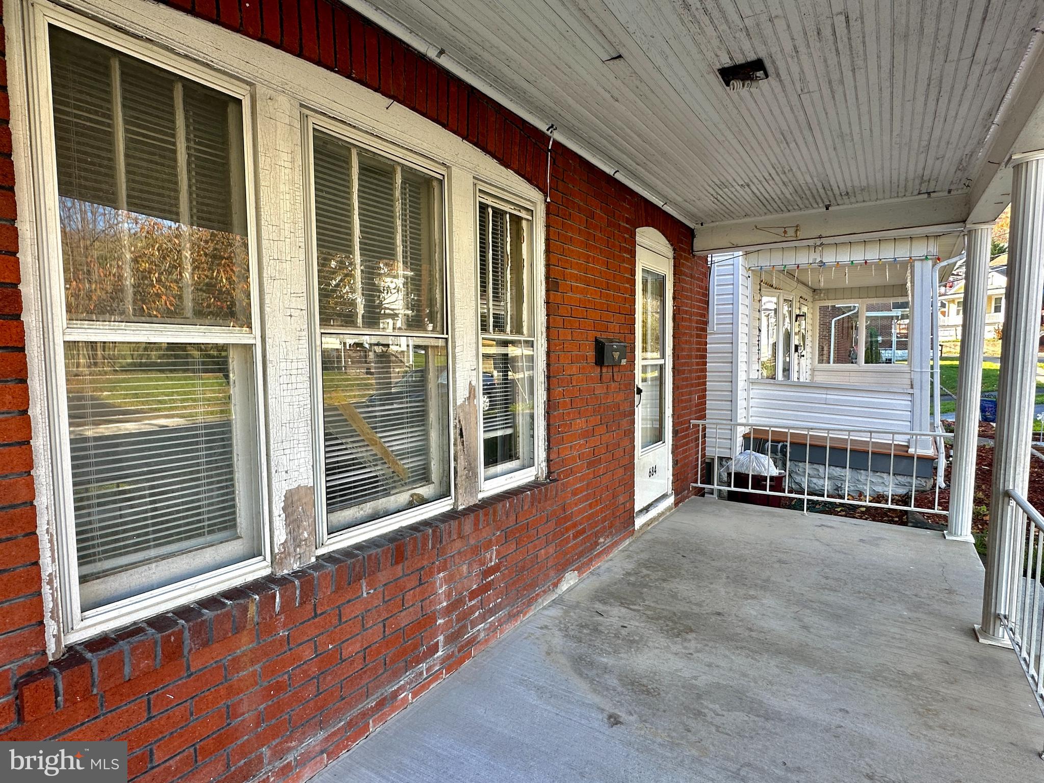 WEST SIDE - Residential